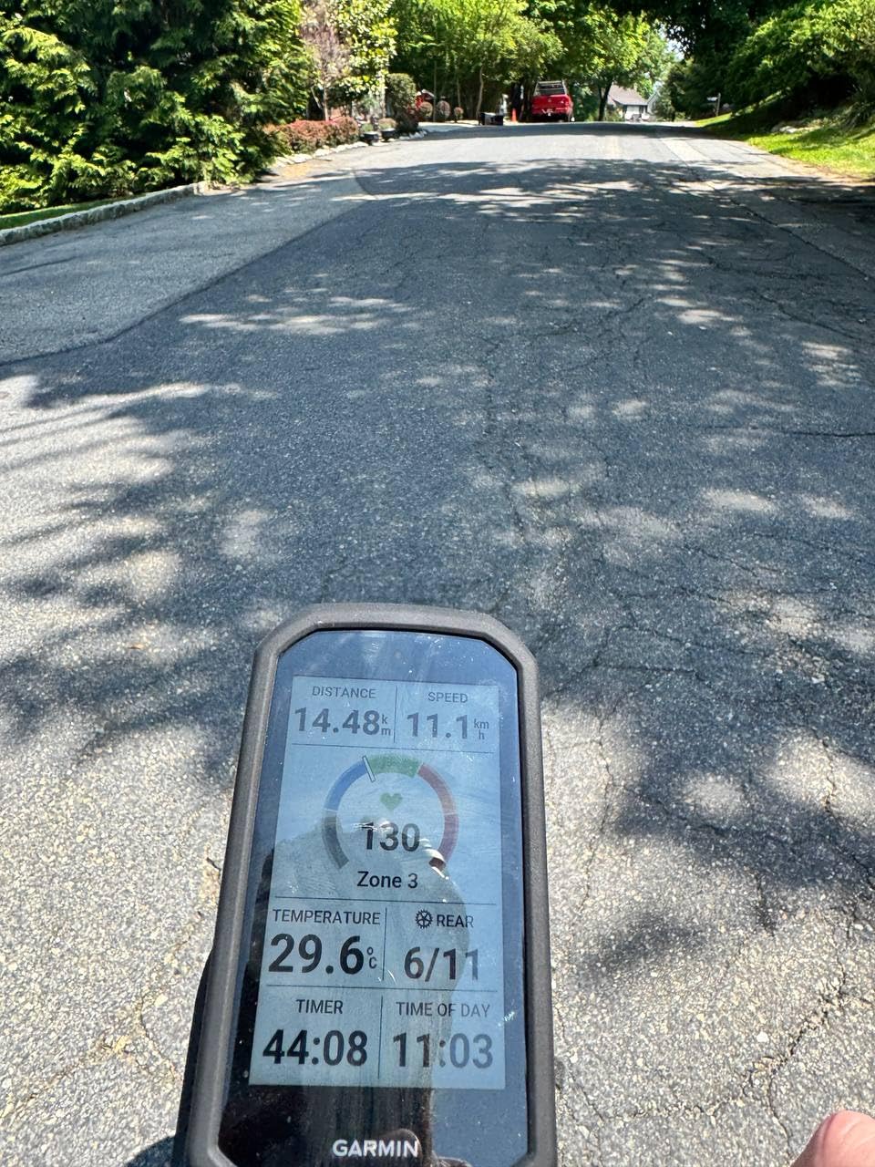 Garmin Edge® 1050, Premium Cycling Computer, Vivid Color Touchscreen Display, Built-in Speaker, Advanced Training and Group Ride Features, Road Hazard Alerts customer photo 1