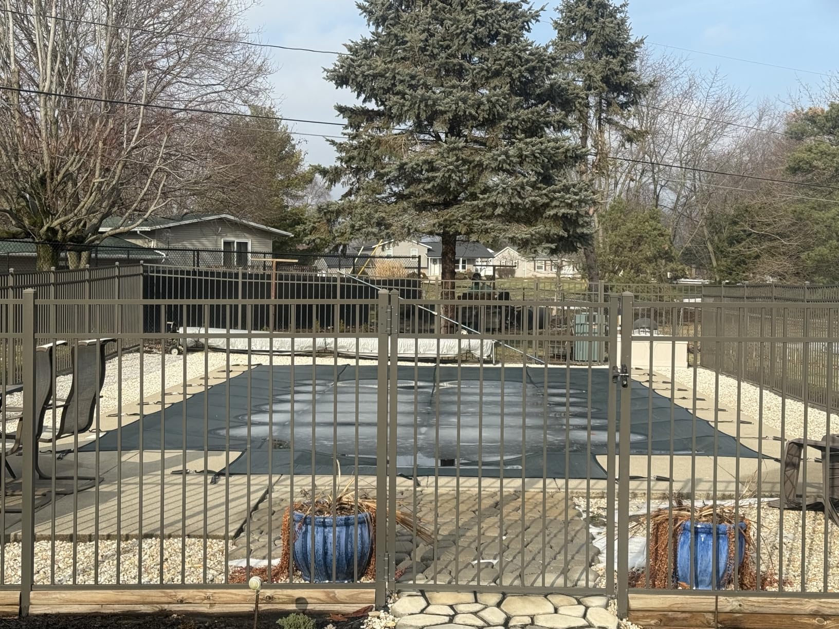 VEVOR Pool Safety Cover, Fits 16x32ft Rectangular Inground Winter Swimming Pools, with 4x8ft Center End Step, Triple Stitched, High Strength Mesh PP, Great Rain Permeability, Installation Hardware customer photo 2