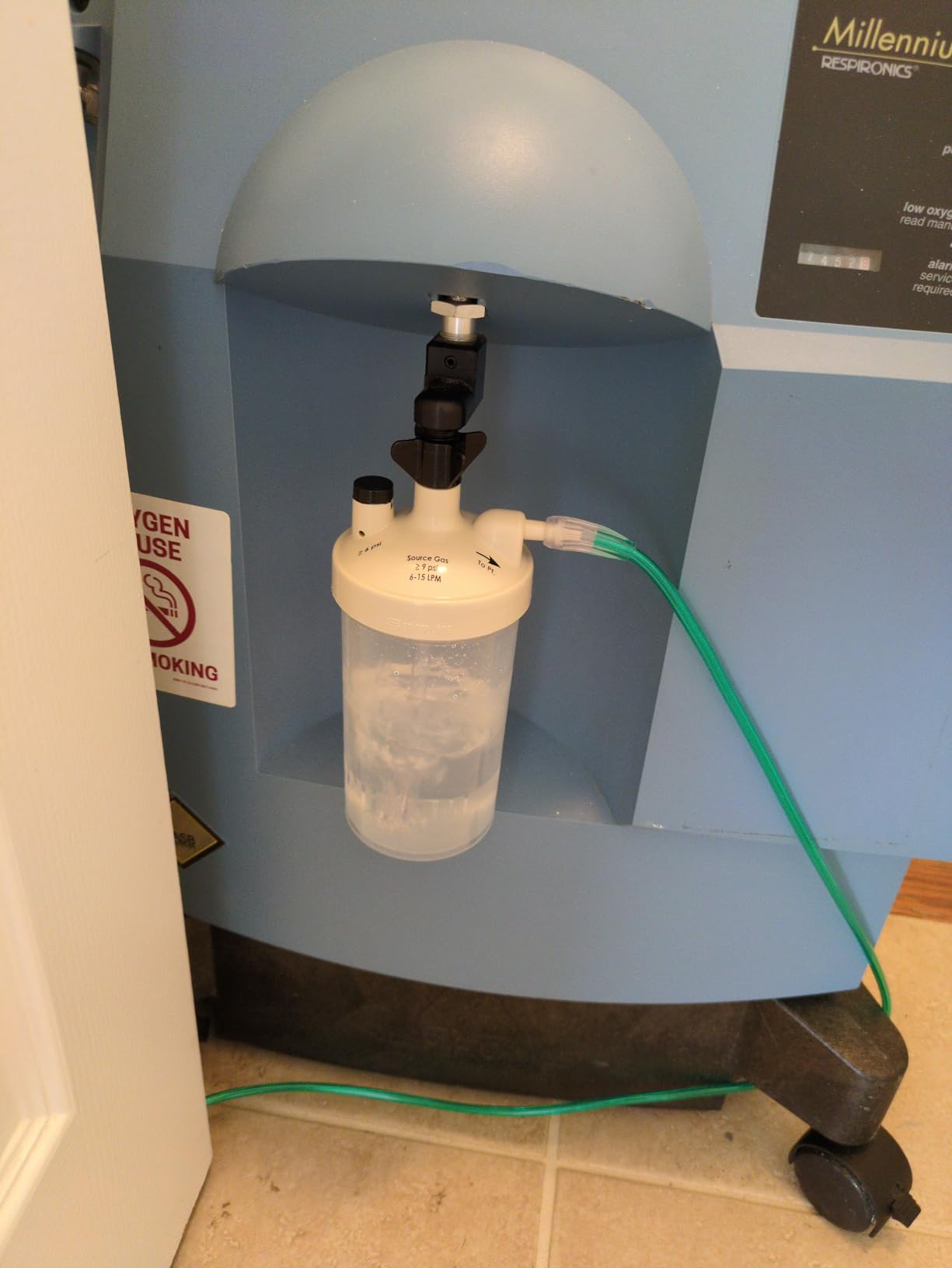Oxygen Humidifier Bottle for Oxygen Concentrator | 1x Oxygen Humidifier Bottle, 1x Right Angle Bottle Elbow and 1x 12'' Adapter Tubing, 6 PSI Pressure Relief Valve customer photo 2