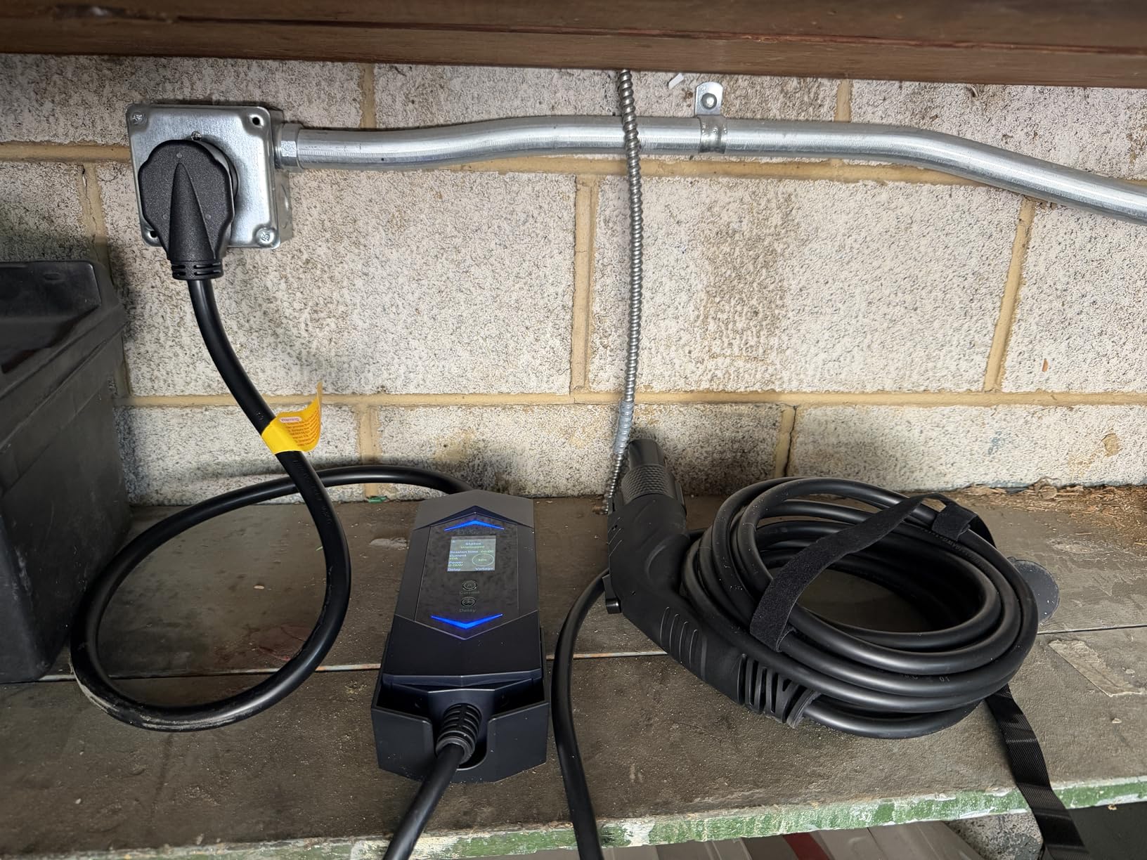 MACH 3 Fast 40 Amp Level 1&2 Portable EV Charger, Electric Vehicle Charging Station, 120-240V NEMA 14-50 w/ 5-15 Adapter. SAE J1772 car Connector & Tesla mobile NACS, Outdoor EVSE, 25ft Cable w/holder customer photo 2