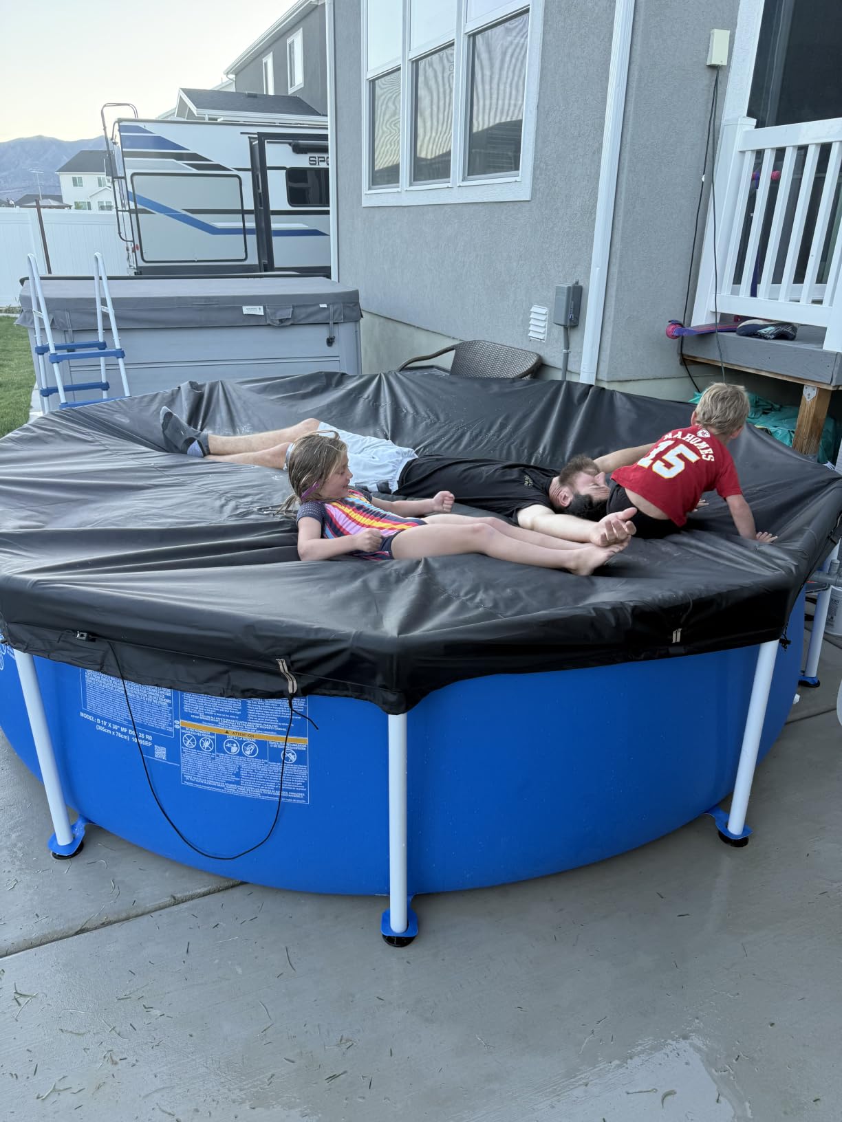 QH.HOME 18ft Round Pool Cover,[Ultimate Windproof & Tear-Resistant Fabric],Snug Fit with Patented Ratchet & Weight Rings,Solar Pool Cover for Above Ground Pools, Blocks Leaves &Waterproof customer photo 2