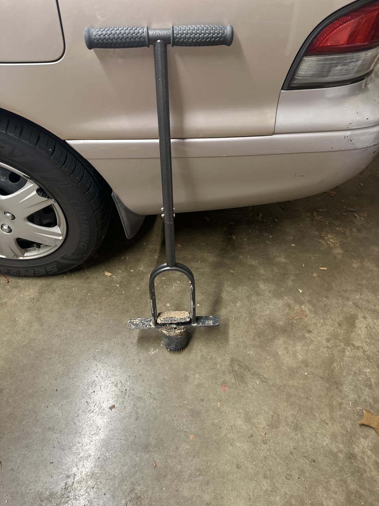 Dolibest Sod Plugger Tool, Grass Plugger Tool with Dual Pedals & Foot Ejector, Bulb Planter W/Sharp Serrations and Non-Slip Soft Grip Handle, for Lawn Planting Bulbs and Grass Repair, Easy Assembly customer photo 2