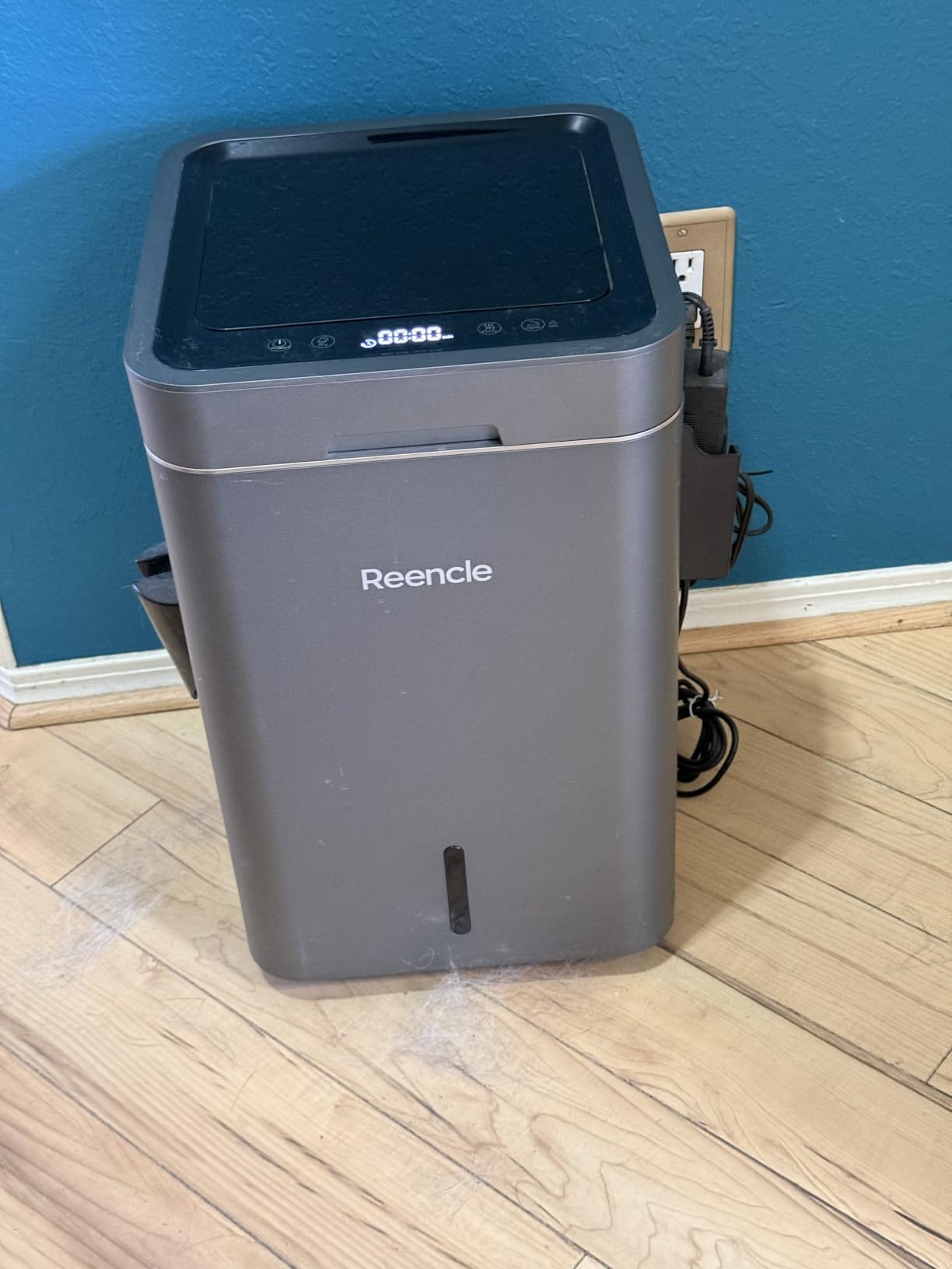 Reencle Gravity Electric Composter - 22L Kitchen Composter- Decomposes 3.3 lbs Daily, Odorless & Quiet Indoor Composting, Rapid Decomposition with All-new Compost Starter 2.0 + Booster Pack (Silver) customer photo 1