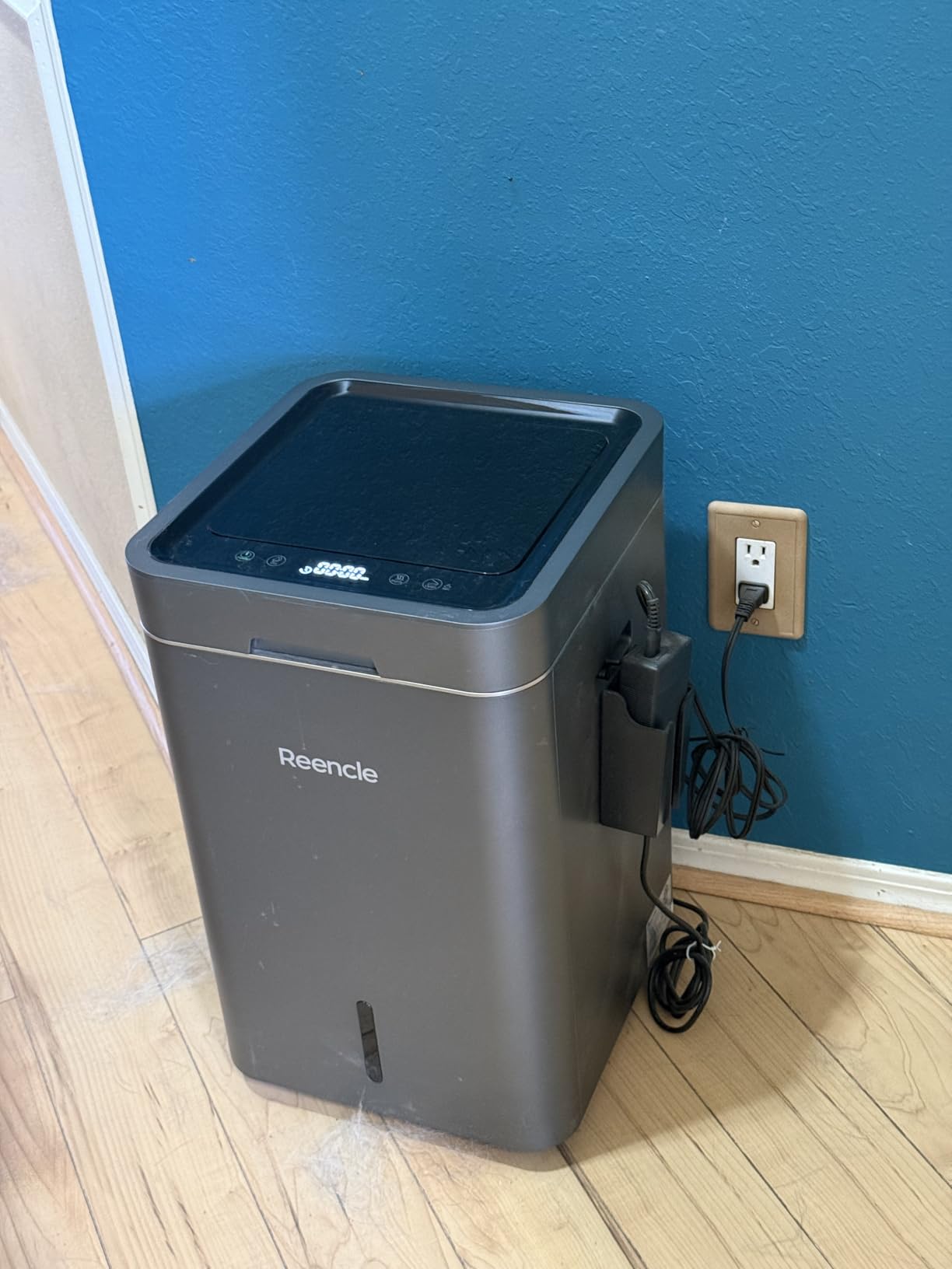 Reencle Gravity Electric Composter - 22L Kitchen Composter- Decomposes 3.3 lbs Daily, Odorless & Quiet Indoor Composting, Rapid Decomposition with All-new Compost Starter 2.0 + Booster Pack (Silver) customer photo 2