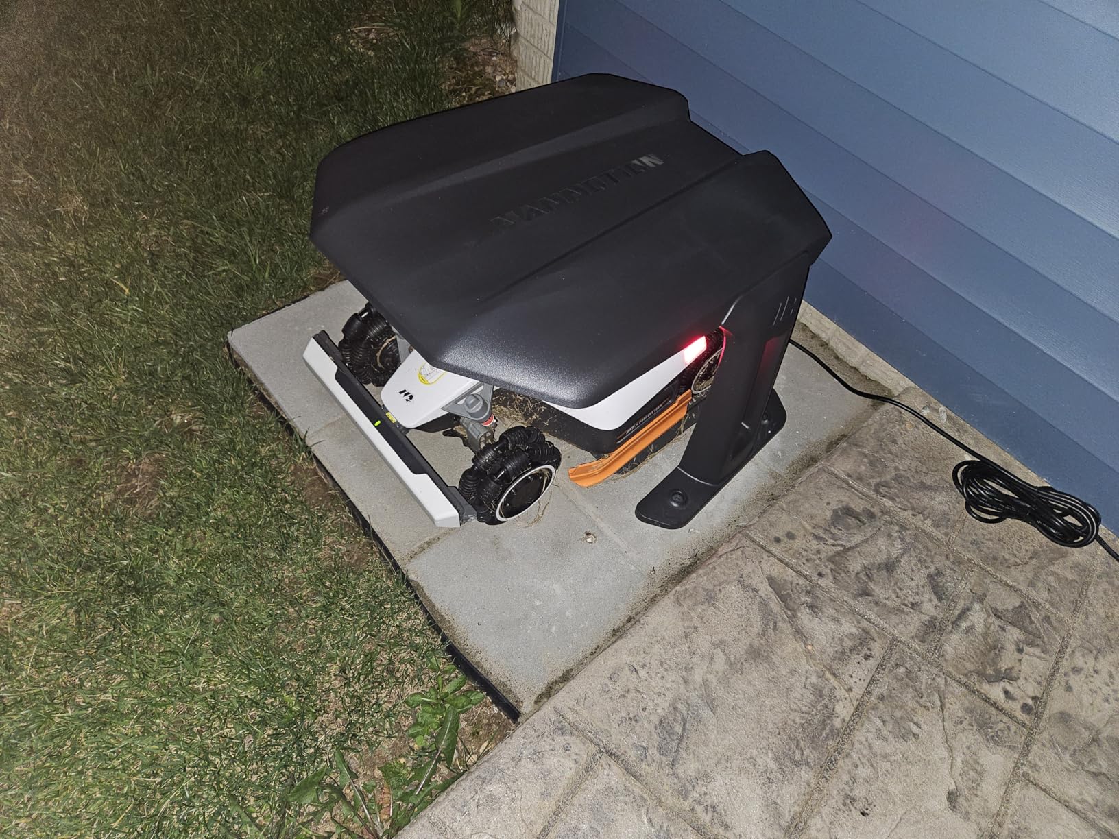 Mammotion LUBA 2 AWD 5000HX Robot Lawn Mower with 4G, Reception 1.25 Acres, All-Wheel-Drive for 80% Slope, UltraSense AI Vision & RTK customer photo 2