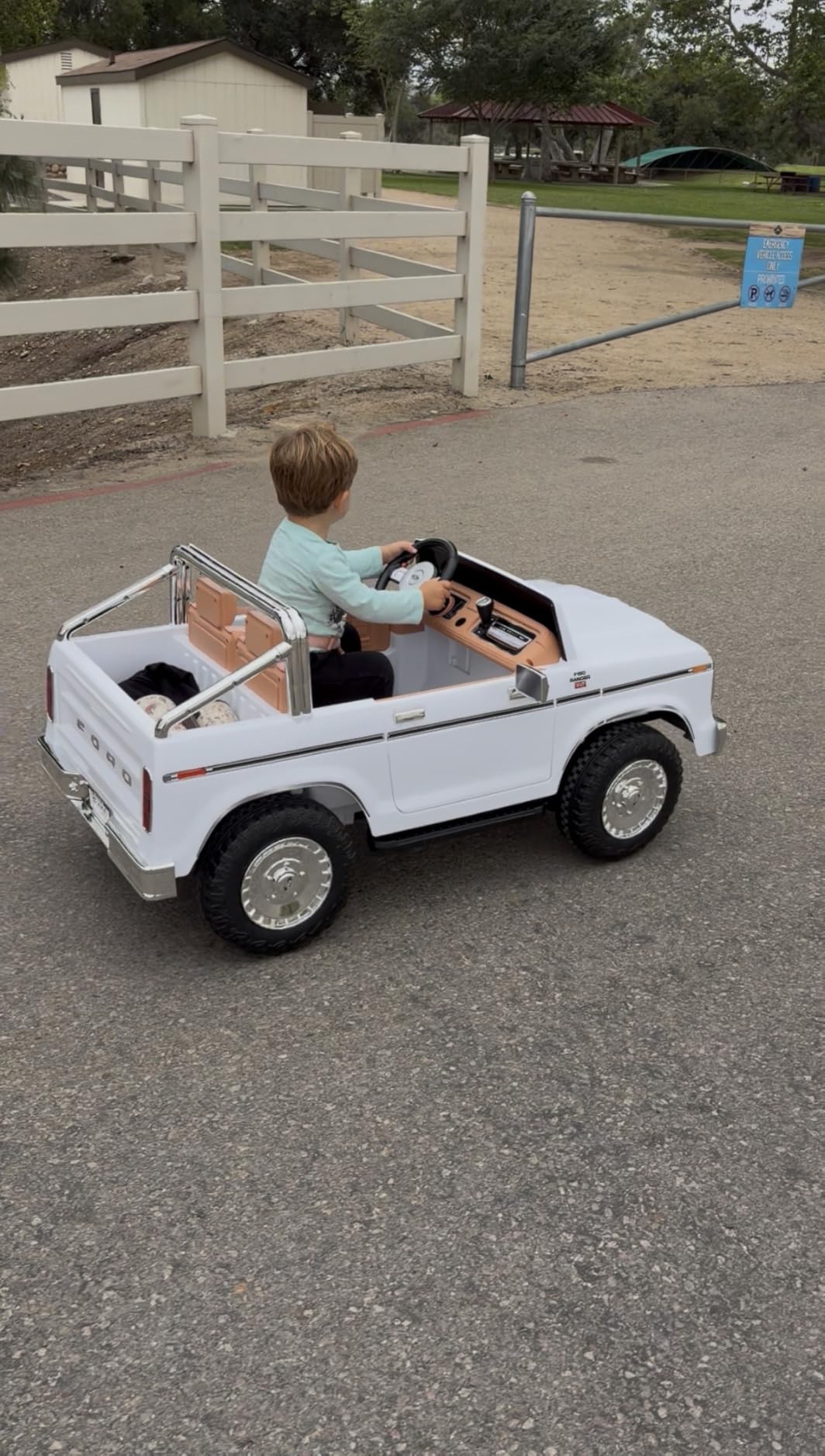ANPABO Licensed Ford F-150 24V 2 Seater Ride on Car for Kids, 4x100W Motors for All-Terrain Electric Car with Parental Remote, Retro Style, 3-Speeds, Large Storage Box, Music Player, Aged 3-8, White customer photo 2