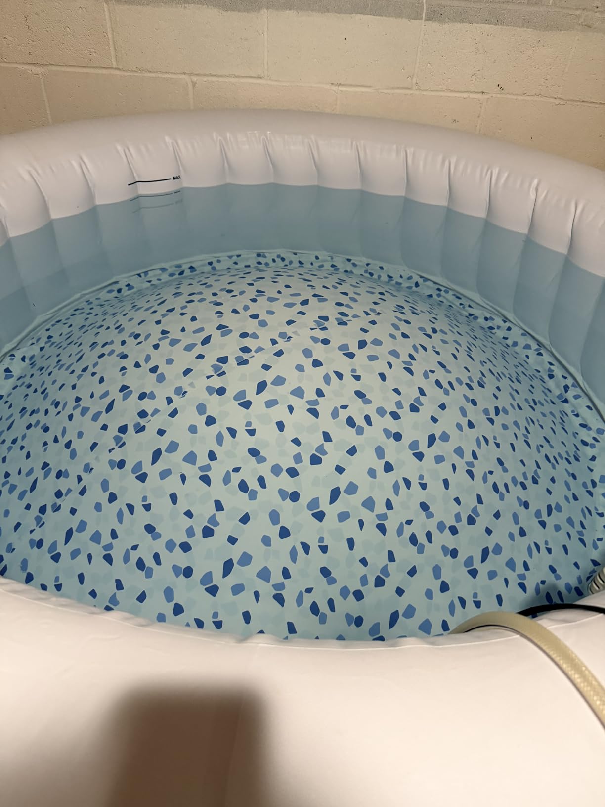 Bestway SaluSpa Cancun 2 to 4 Person Inflatable Hot Tub, Round Energy-Efficient Portable Outdoor Spa with 120 AirJets, 71