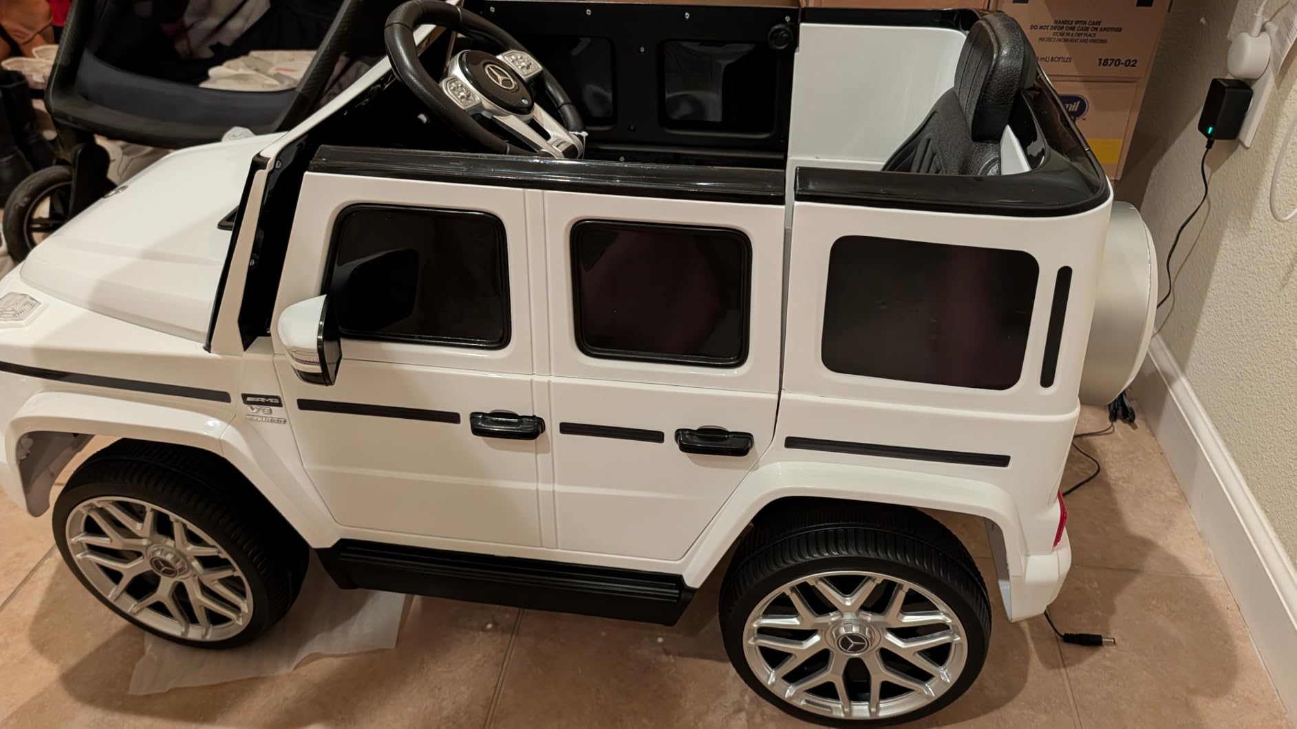 ELEMARA Licensed Mercedes-Benz AMG G63 Ride on Toys,Electric Car for Kids W/Parents Control,Electric Powered G Wagon Ride On Truck Toy,Low Battery Prompt,Bluetooth,Flickering Lights/LED Lights, White customer photo 2