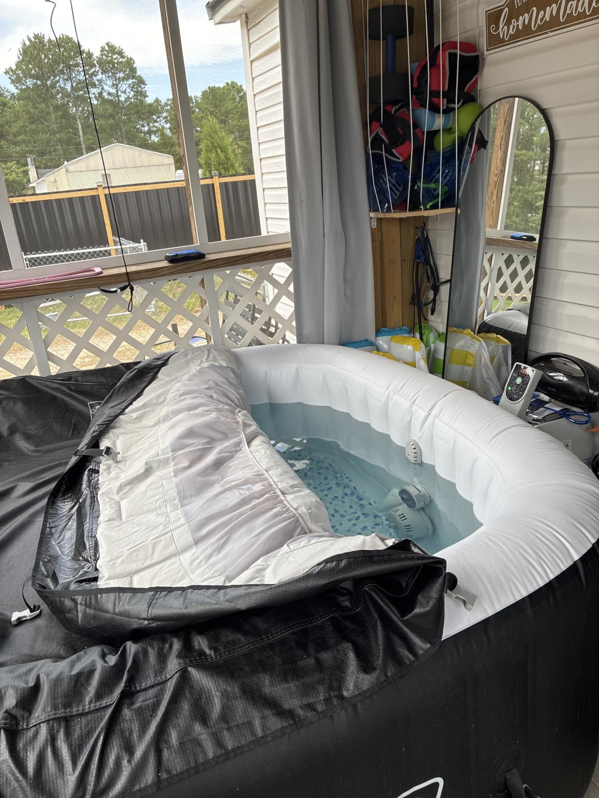 Coleman Hawaii 4 to 6 Person Inflatable Hot Tub, Square Energy-Efficient Portable Outdoor Spa with 140 AirJets, 71