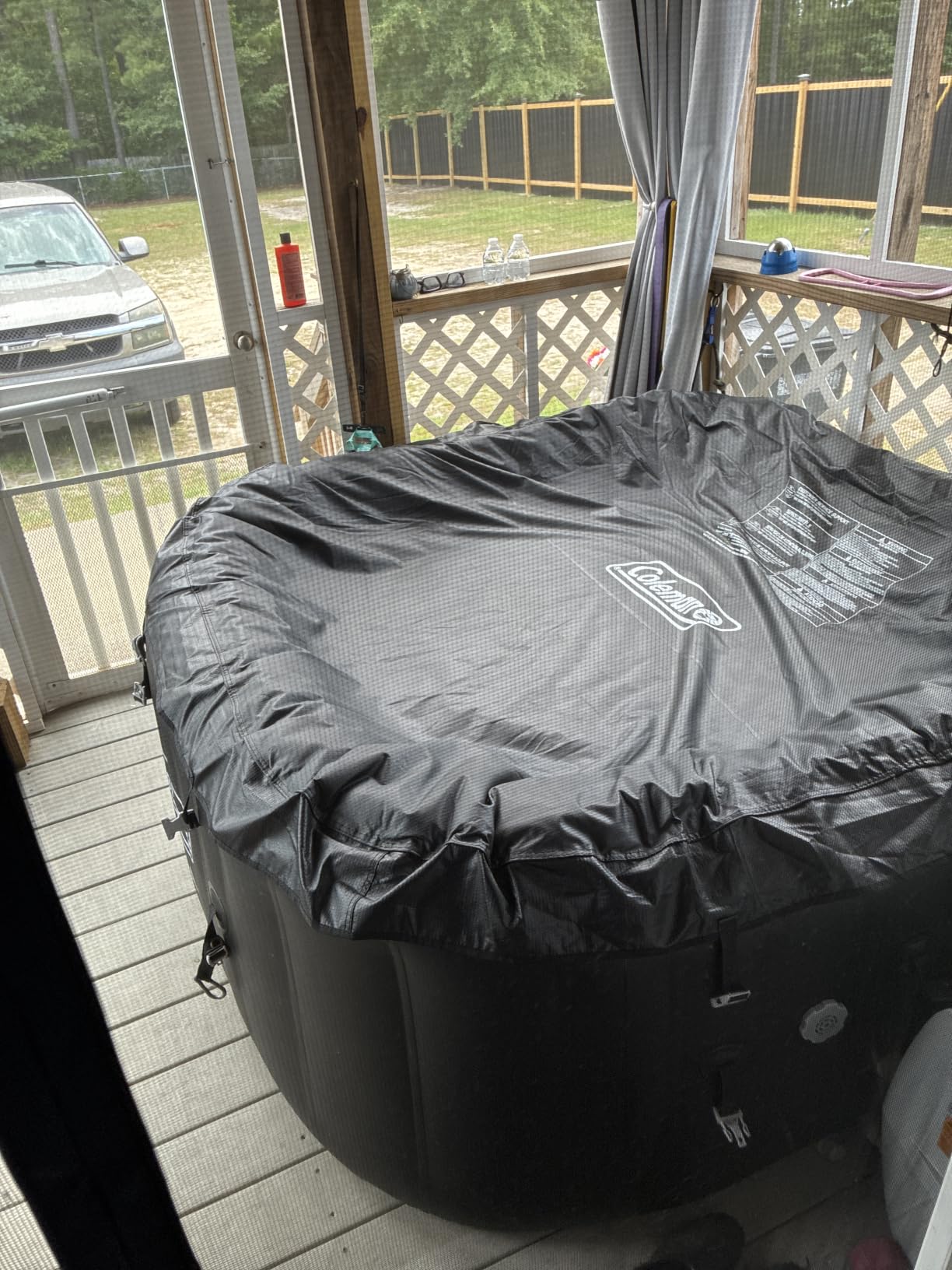 Coleman Hawaii 4 to 6 Person Inflatable Hot Tub, Square Energy-Efficient Portable Outdoor Spa with 140 AirJets, 71