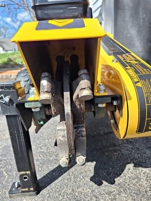 MechMaxx 12 Inch DUCAR 420cc 15HP Gasoline Engine Root Stump Grinder Tree Stump Removal, 8pcs Alloy Teeth, 12'' Cutting Height And 10'' Cutting Depth, Wheel Brake System, SGR1500 Yellow customer photo 1