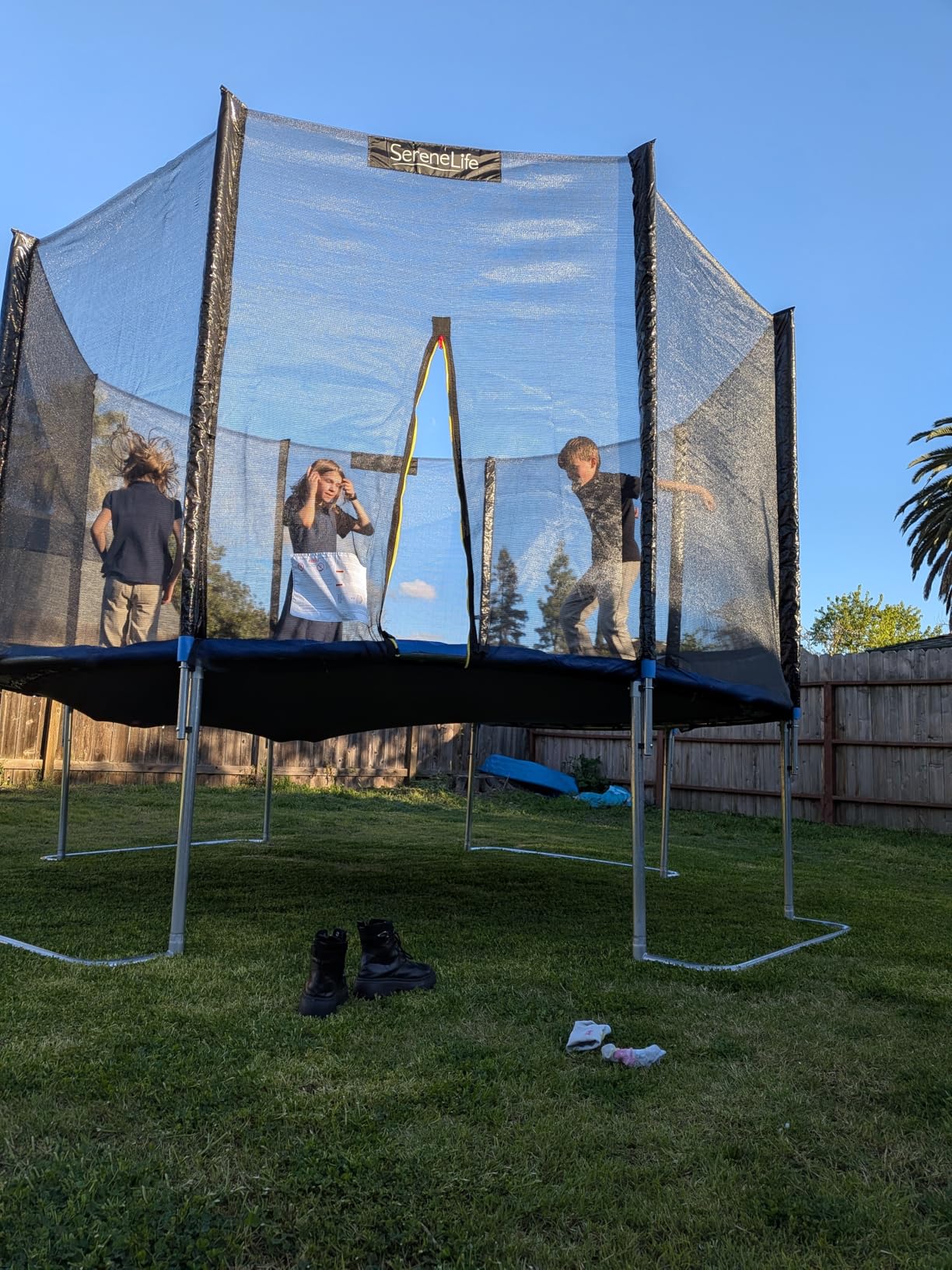 SereneLife Trampoline Outdoor 8FT 10FT 12FT 14FT with Enclosure Net, Ladder and Anti-Rust Coating - ASTM Approved Recreational Trampolines - Heavy Duty Yard Trampolines for Kids and Adults customer photo 1