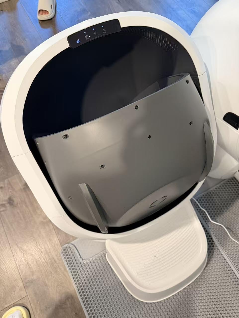 PETLIBRO Automatic Litter Box with AI-Camera Waste Analysis, Auto Odor-Control Self Cleaning Litter Box, Large Open-Top Luma Smart Litterbox with Multi-Cats Recognition, Usage Tracking, Safety Sensors customer photo 1