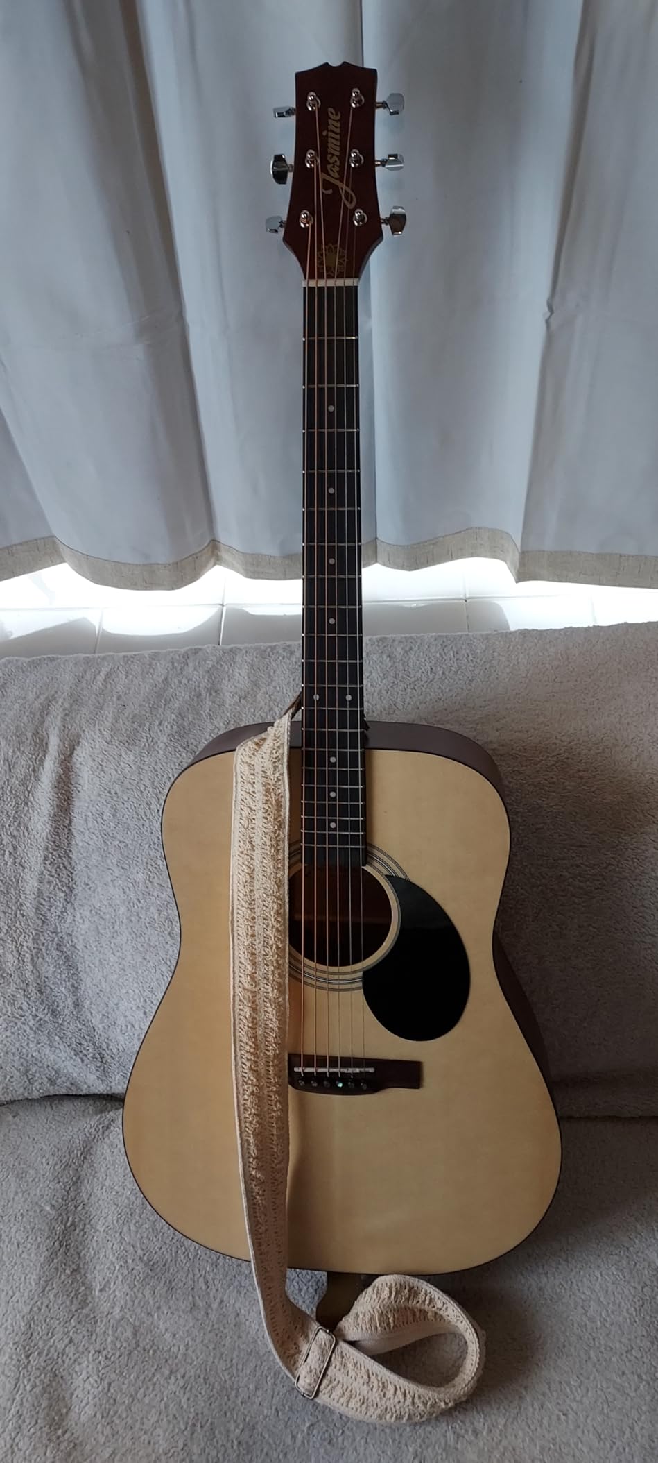 Jasmine S35 Dreadnought Acoustic Guitar - Rosewood Fingerboard, Advanced X Bracing - Full-Size Guitar for Beginners & Others - Natural Finish customer photo 2