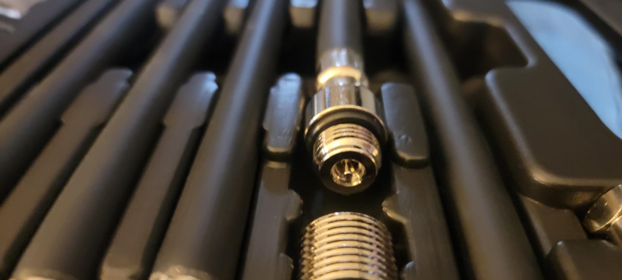 Mityvac MV5530 Engine Compression Test Kit, Manual Pressure Release, 2-3/4 in. Bourdon Tube Gauge, Quick-Disconnect Coupler customer photo 2
