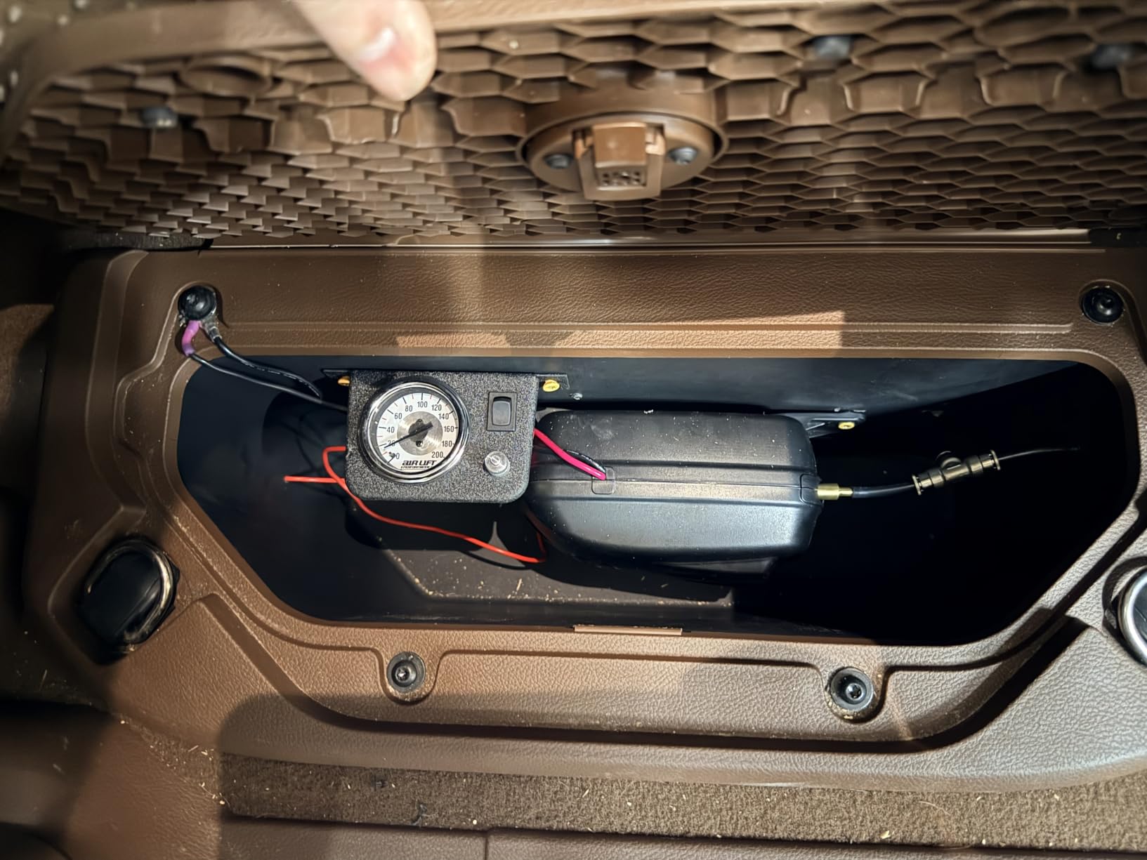Air Lift Air Shock Controller Air Compressor and Pressure Gauge - 25804 customer photo 1