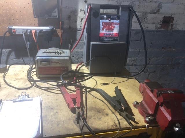 Clore Automotive Truck PAC ES6000 3000 Peak Amp 12V Jump Starter customer photo 1