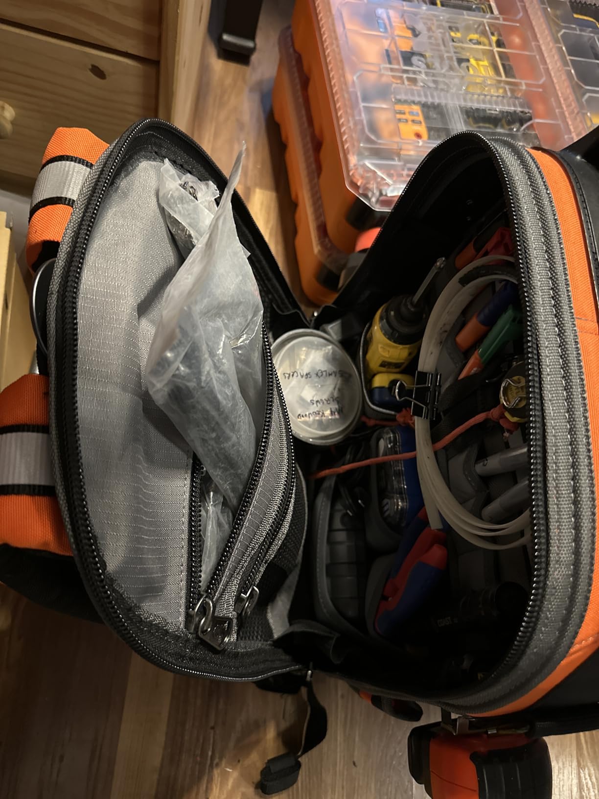 Veto Pro Pac Tech Pac Tool Backpack - Heavy-Duty Weatherproof Tool Bag with 46 Pockets, Waterproof Molded Base & Ergonomic Padded Straps & EVA Back Padding for Technicians and Contractors customer photo 1