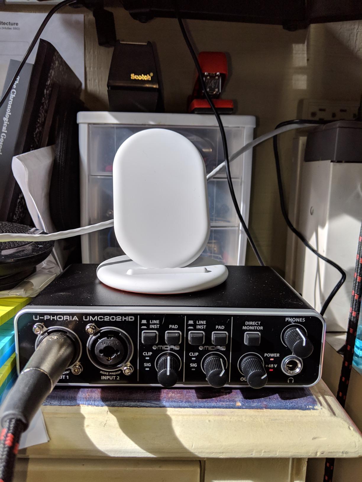 Behringer UMC202HD Audiophile 2x2, 24-Bit/192 kHz USB Audio Interface with Midas Mic Preamplifiers customer photo 1