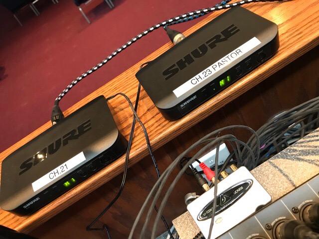 Shure BLX14/CVL Wireless Lavalier Microphone System - H10 Band | 14-hour battery and 300 ft UHF range with CVL lavalier mic, bodypack and single-channel receiver for presenting customer photo 2