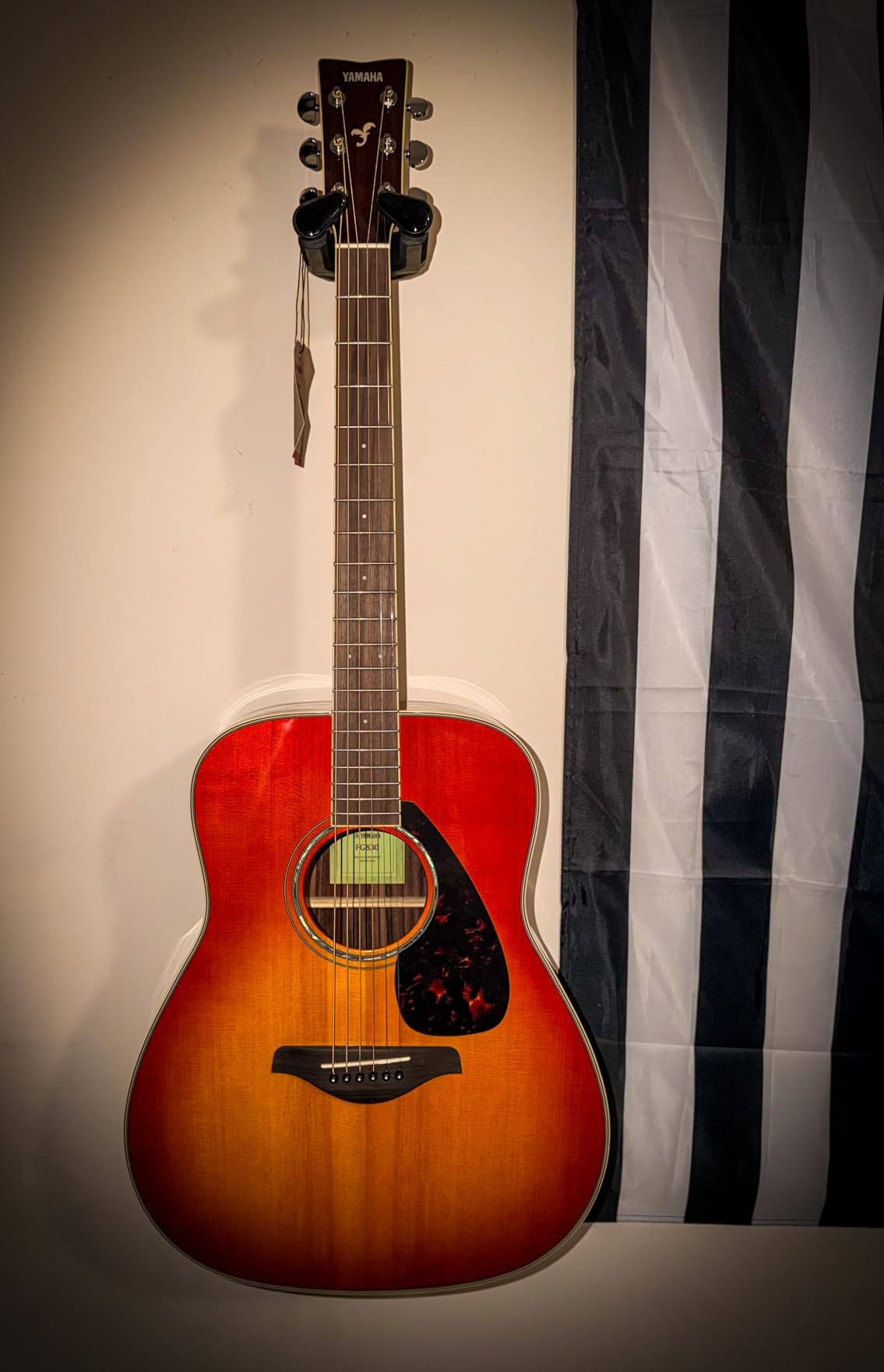Yamaha FG830 Solid Top Acoustic Guitar, Tobacco Sunburst customer photo 2