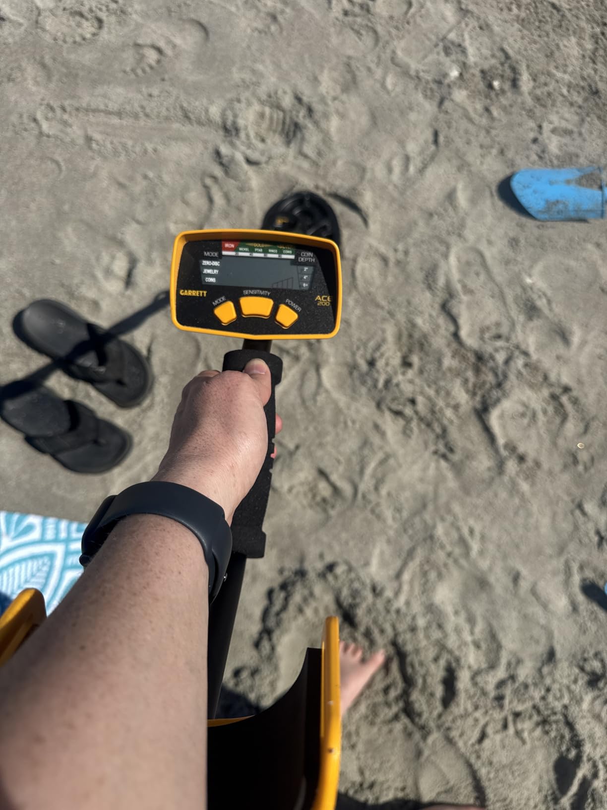 Garrett ACE 200 Metal Detector for Adults and Kids, Made in USA, Waterproof Search Coil customer photo 2