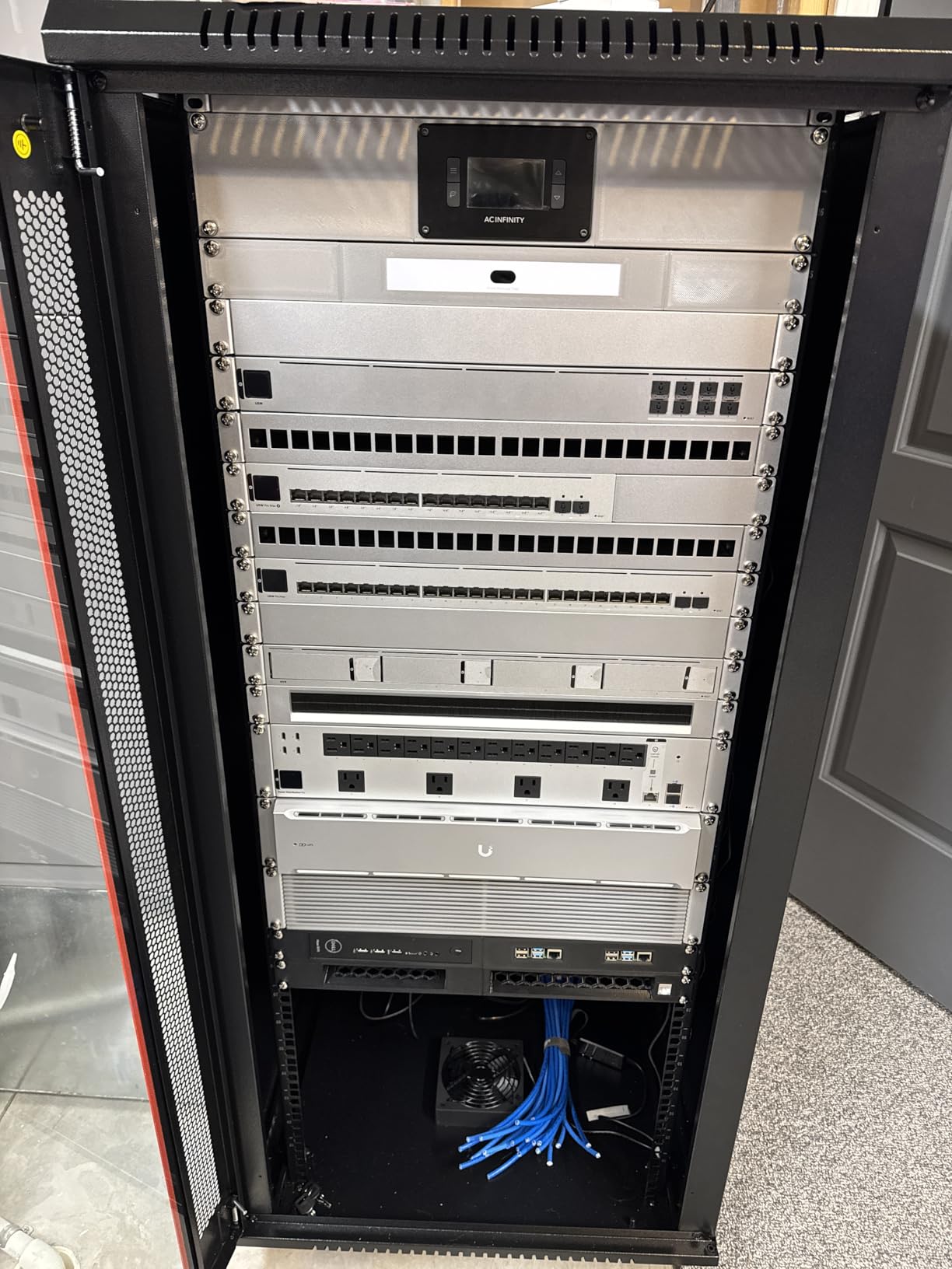 12U Wall Mount Server Rack Cabinet, 24