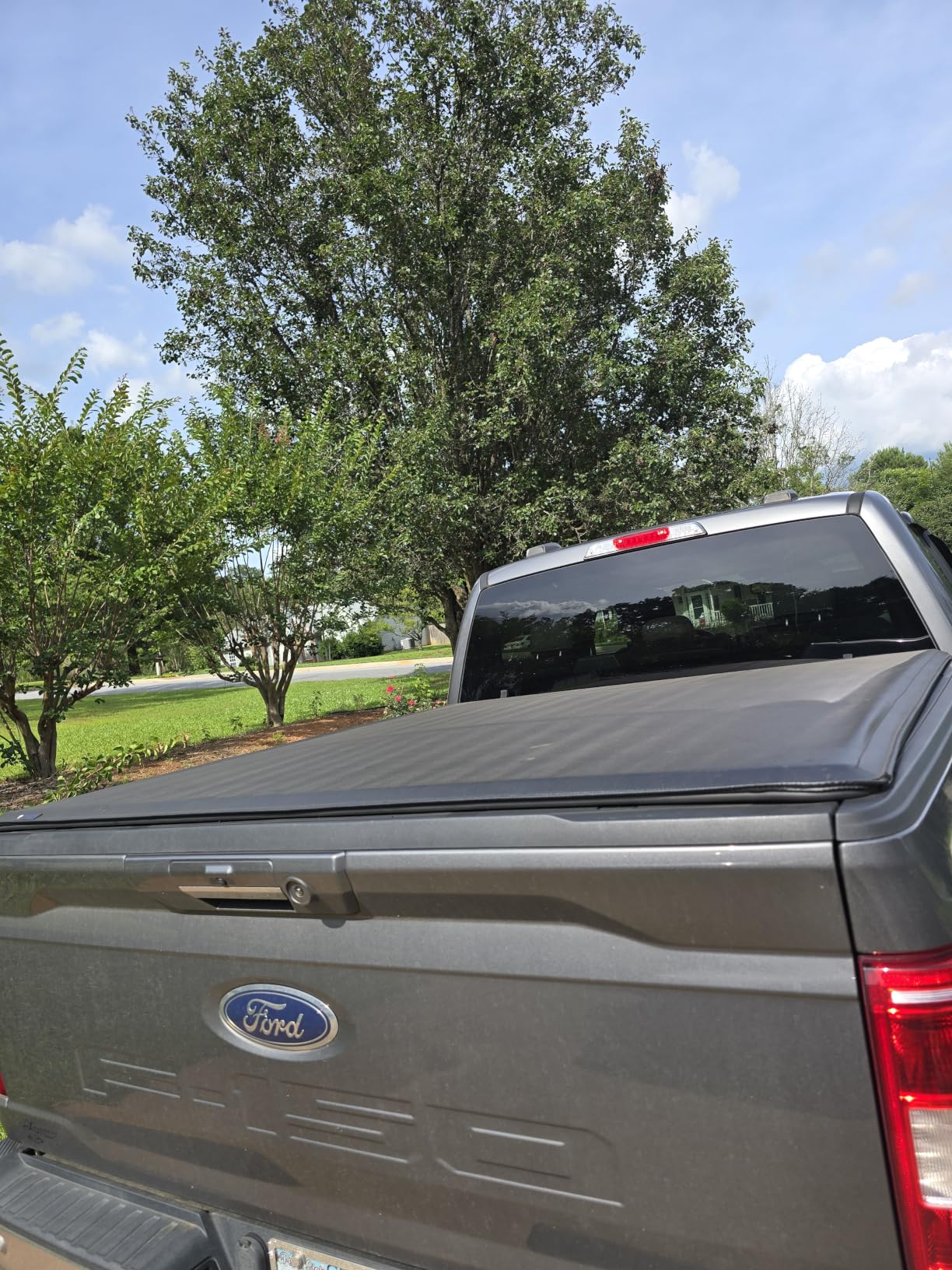 Tyger Auto T1 Soft Roll-up Truck Bed Tonneau Cover Compatible with 2015-2026 Ford F-150 | 6.5' (79