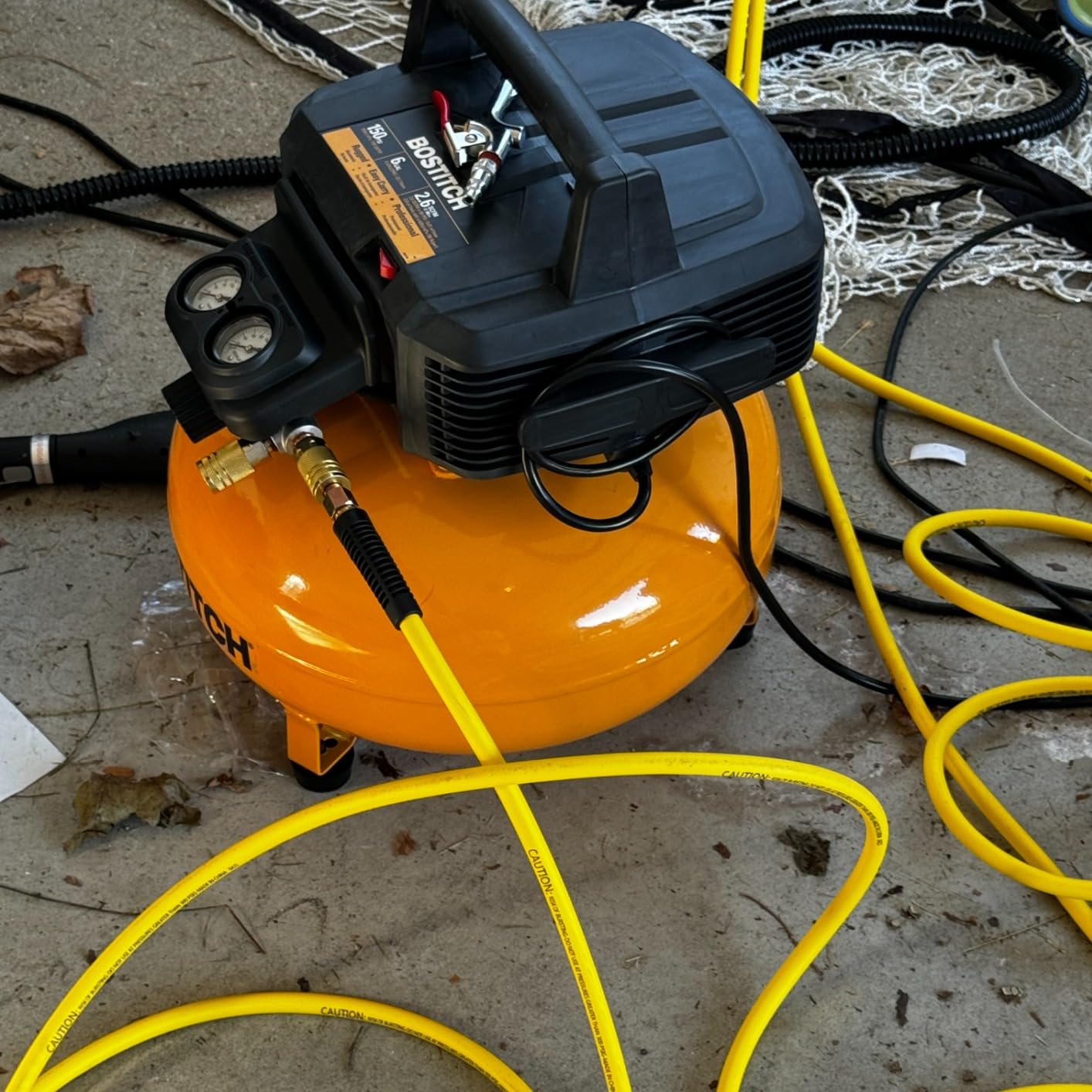 BOSTITCH Air Compressor Kit, Oil-Free, 6 Gallon, 150 PSI, Quiet Lightweight Pancake Air Compressor (BTFP02012-WPK) customer photo 1