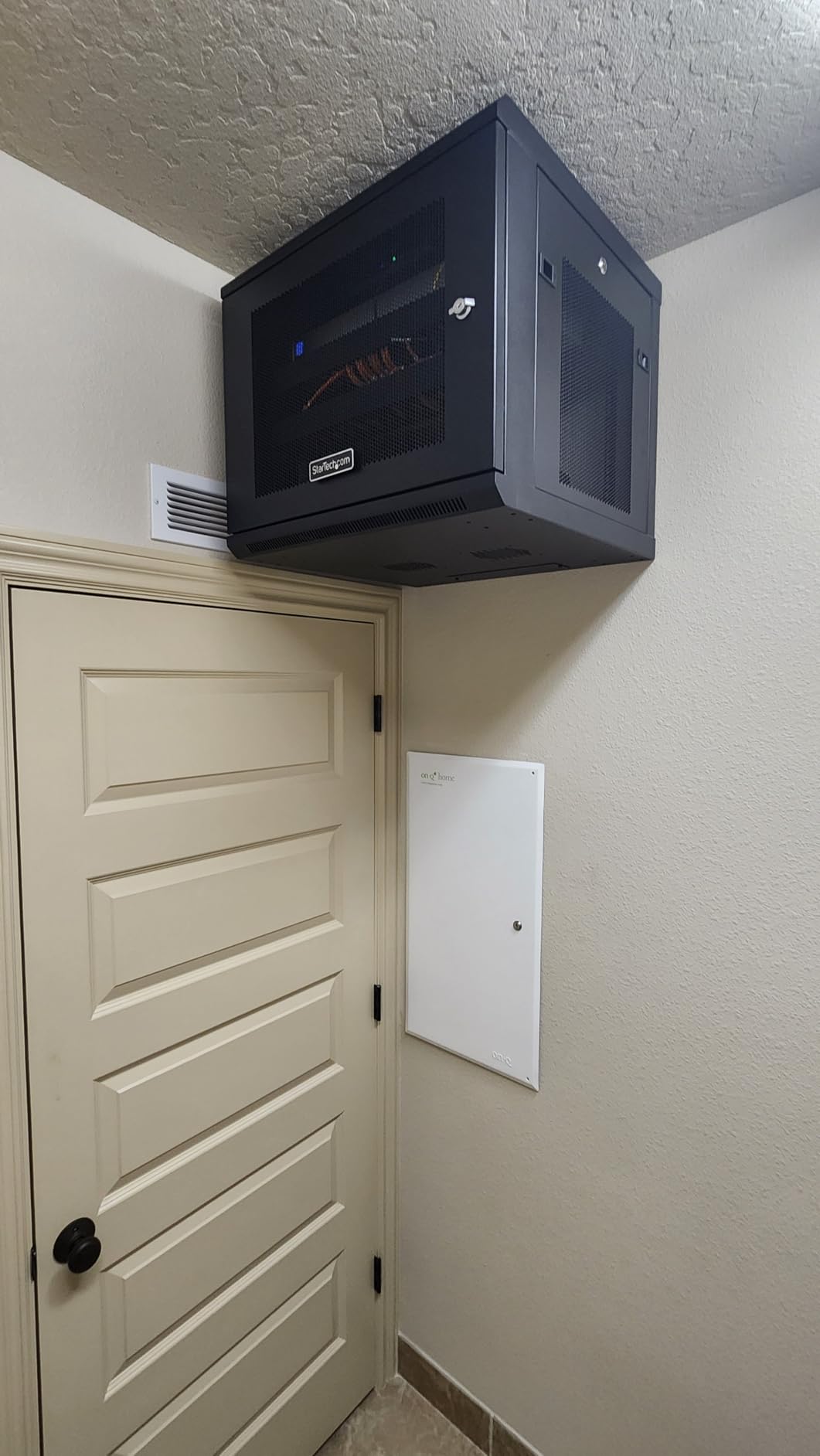 StarTech 6U Wall-Mount Cabinet, 19in, 2-Post, 15in Deep, 198lb, Black | Enclosed locking server rack kit for IT data equipment, Max depth 15in, SPCC steel, Includes 1U shelf, Assembled, (RK616WALM) customer photo 2
