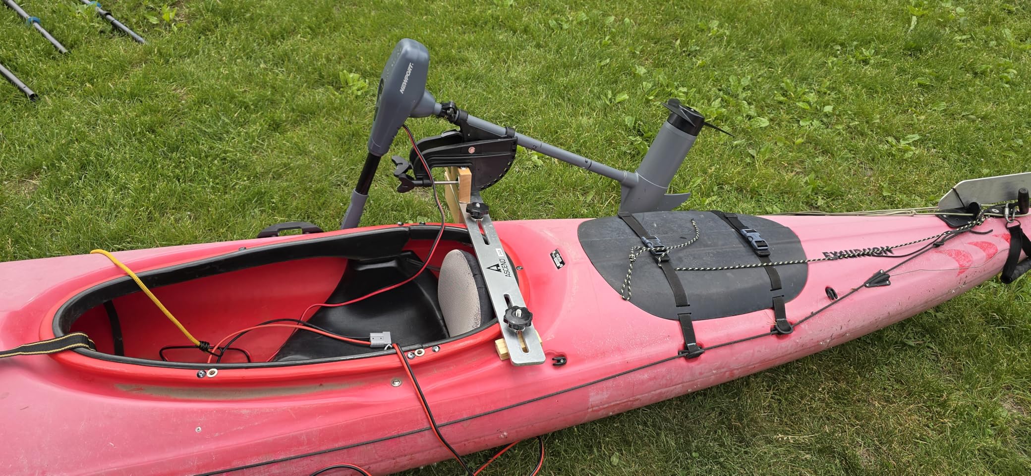 Newport Kayak Series 55lb Thrust Transom Mounted Saltwater Electric Trolling Motor w/LED Battery Indicator (24