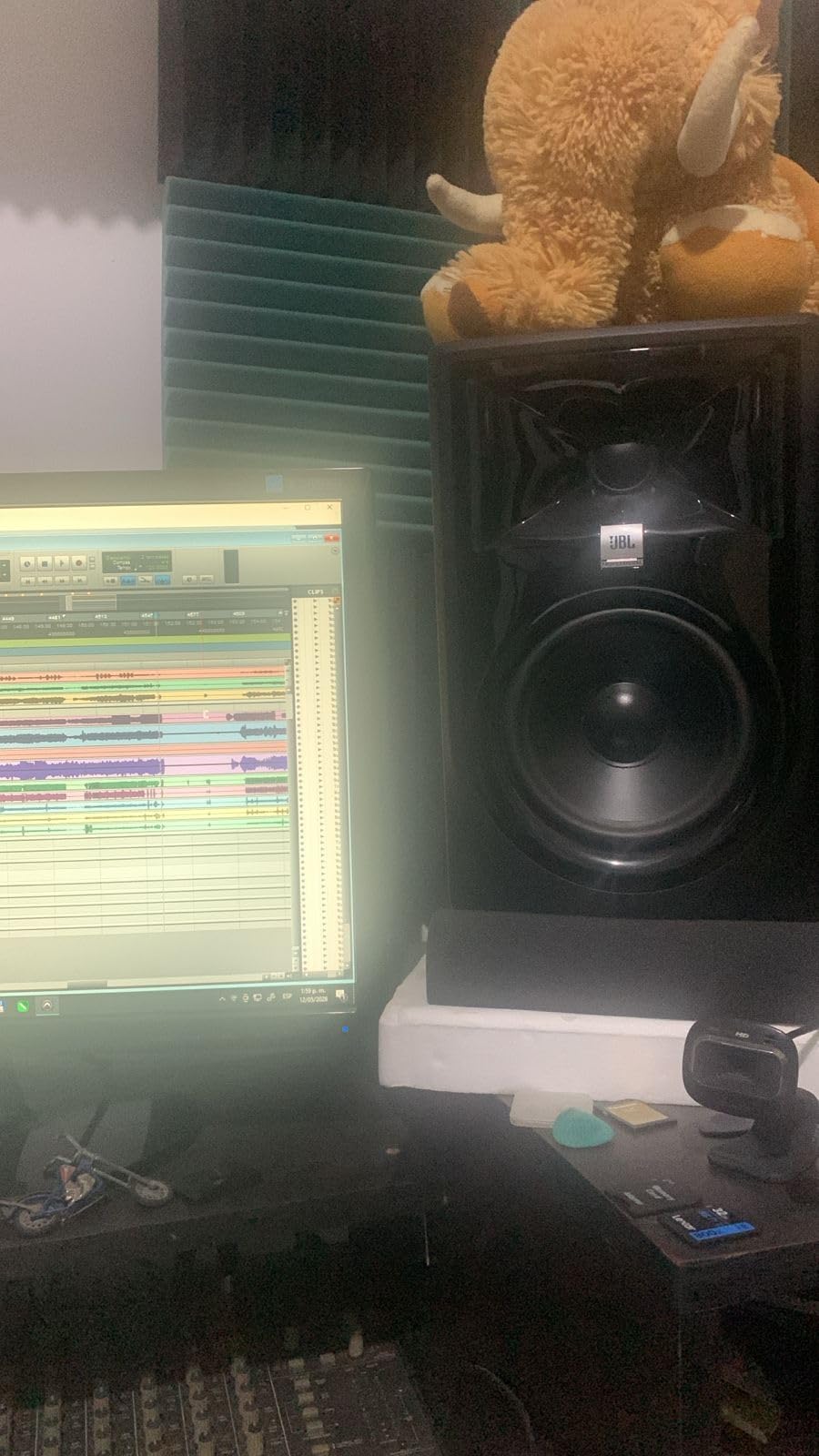 JBL Professional 305PMkII 5-Inch 2-Way Powered Active Monitor Speaker for Near Field Music Production, Studio Monitor, Desktop Computer, Hi-Fi Audio customer photo 1