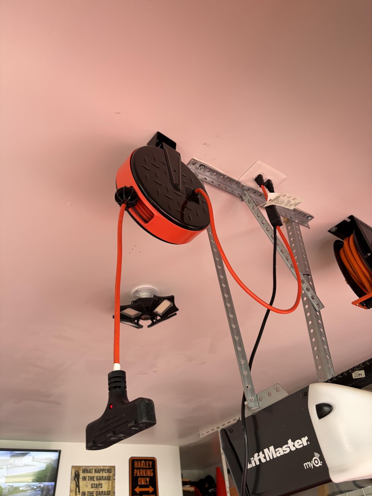 Giraffe Tools Retractable Air Hose Reel 50ft 3/8