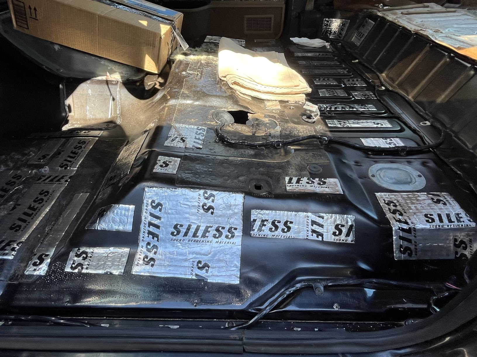 Siless 80 mil (2mm) 36 sqft (3.4 sqm) Car Sound Deadening mat - Butyl Automotive Sound Deadener - Noise Insulation and Vibration Dampening Material customer photo 2