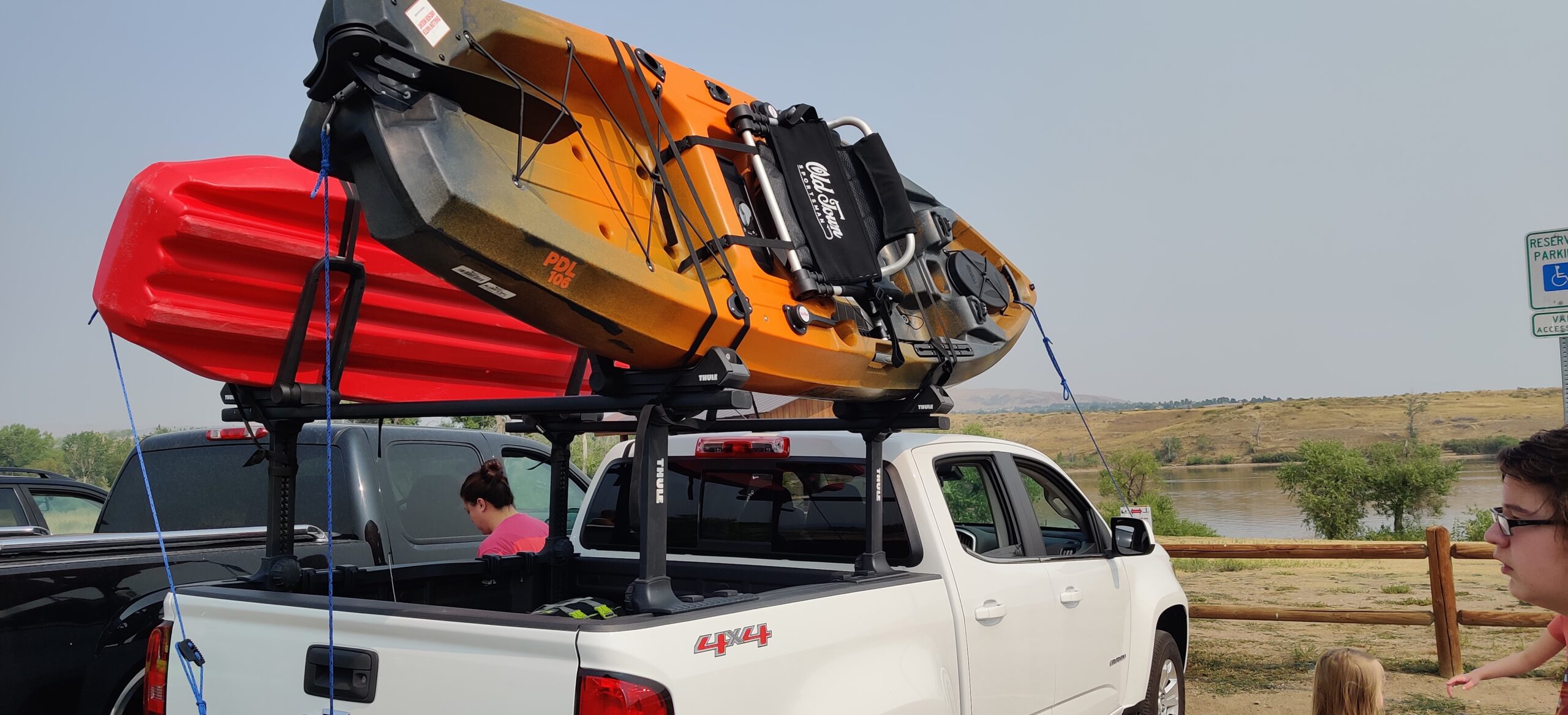 Thule Hull-a-Port Aero Rooftop Kayak Rack, Carries 1 Kayak, Foldable Design customer photo 1