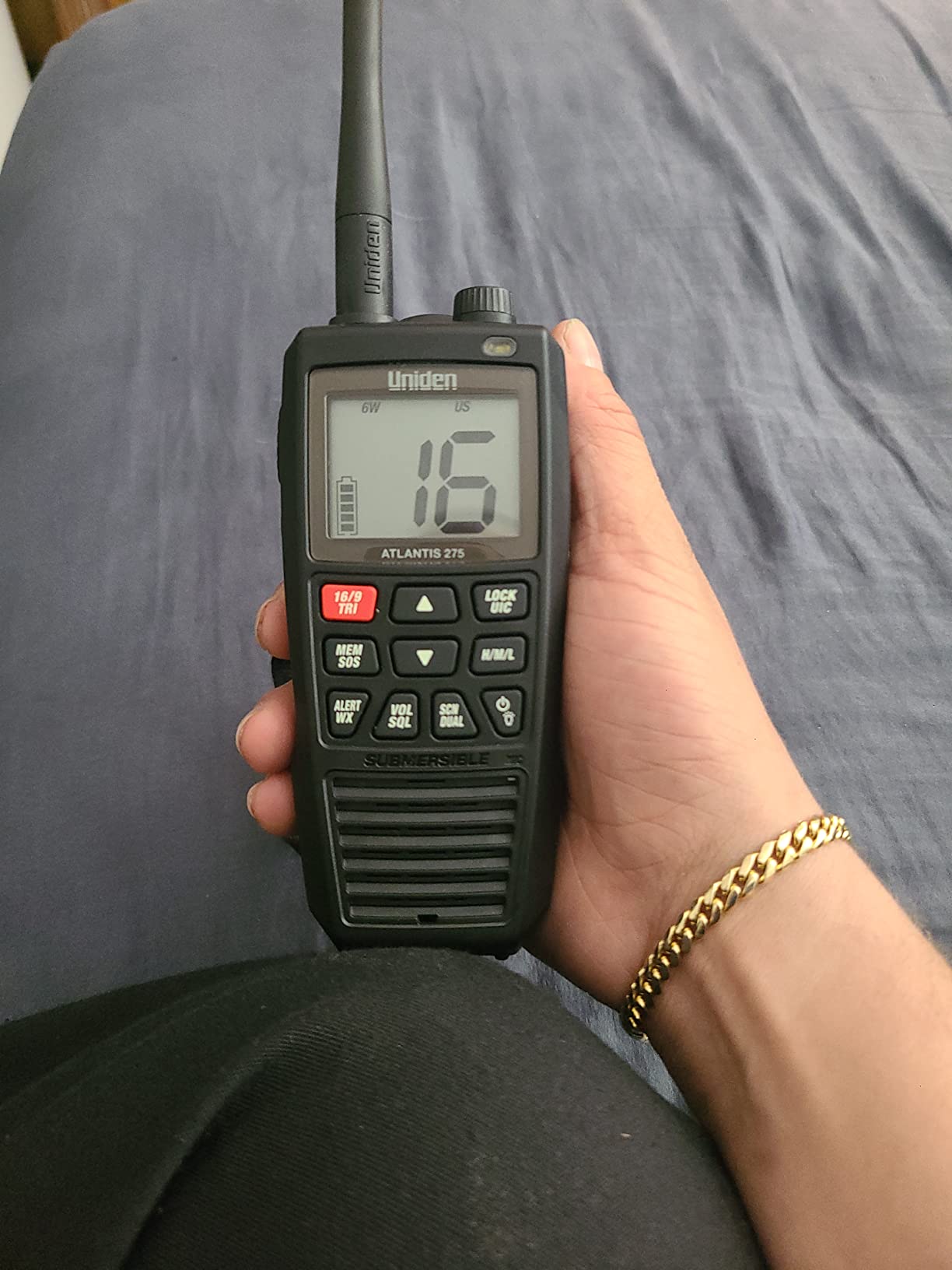 Uniden Atlantis 275 Handheld Two-Way VHF Marine Radio, Floating IPX8 Submersible Waterproof, Large Dual-Color Screen, 6-Watt customer photo 1