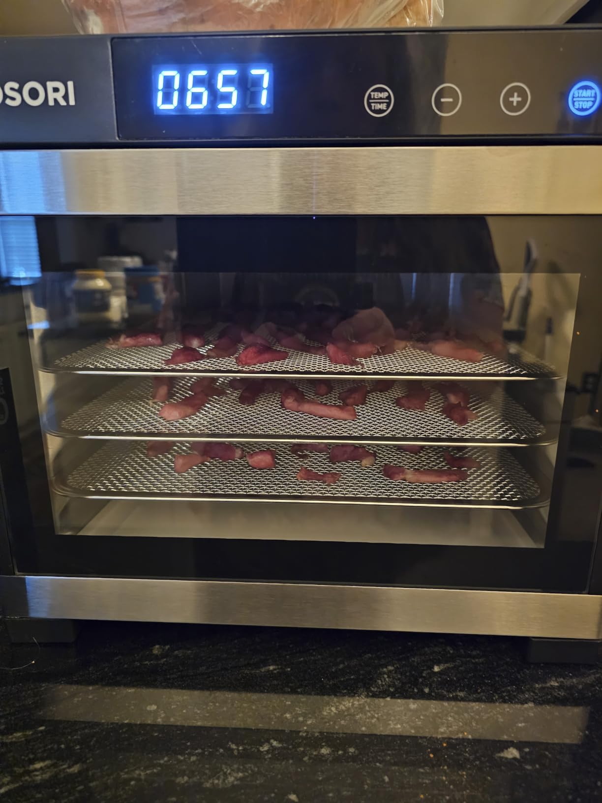 Cosori Food Dehydrator, Bigger Than 7 Trays with Large 6.5 ft² Drying Space | 95-165°F Precision Control, 600W Faster Drying, Horizontal Airflow, Quiet Operation under 48 dB, 48H Timer, Silver customer photo 1