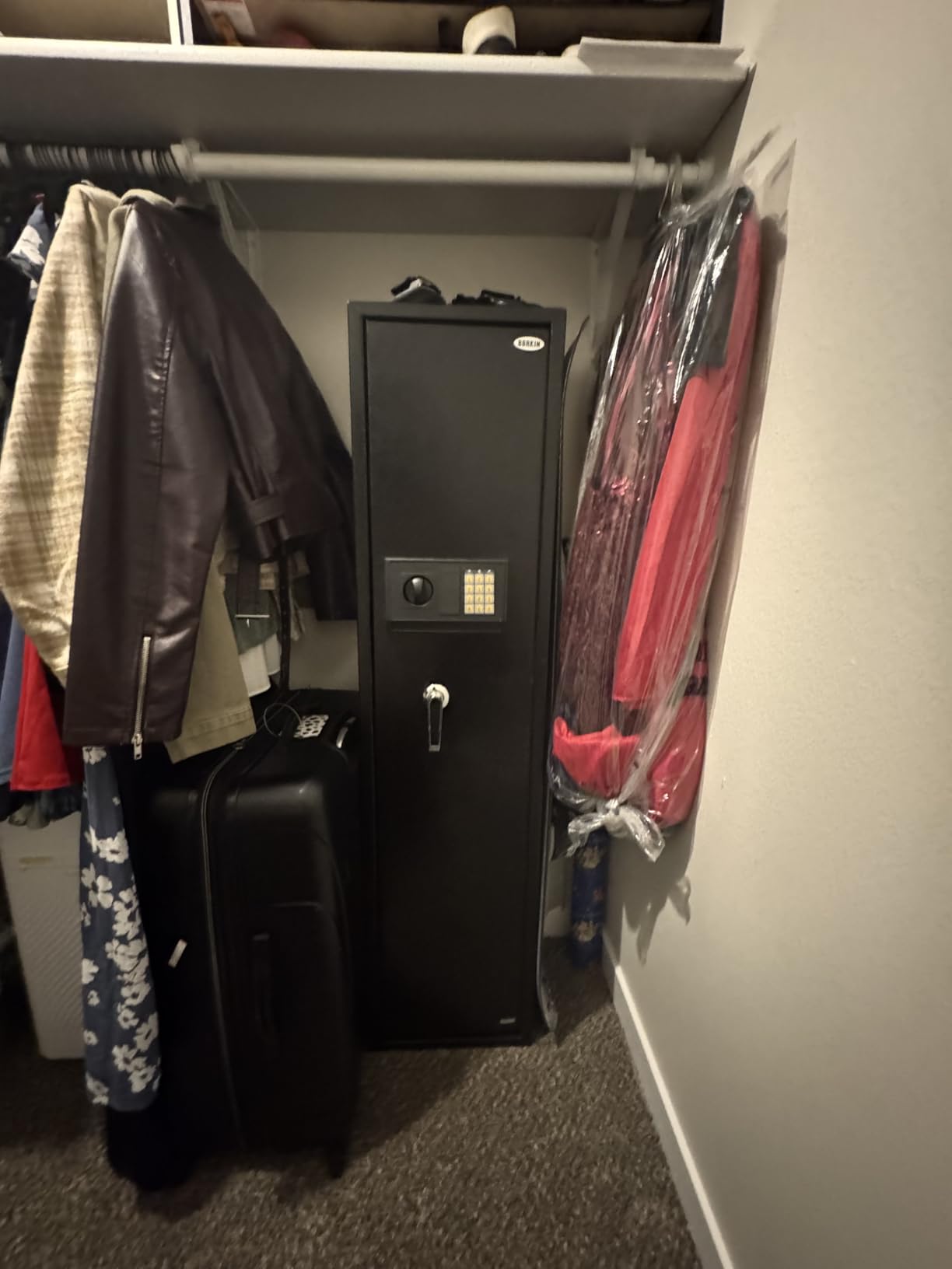 BBRKIN Large Rifle Safe, Long Gun Safe for Rifle Shotgun for Home, Quick Access 5-6 Gun Storage Cabinet with a Handgun Lock Box and a Removable Shelf, Silent Mode(PIN Code Version) customer photo 2