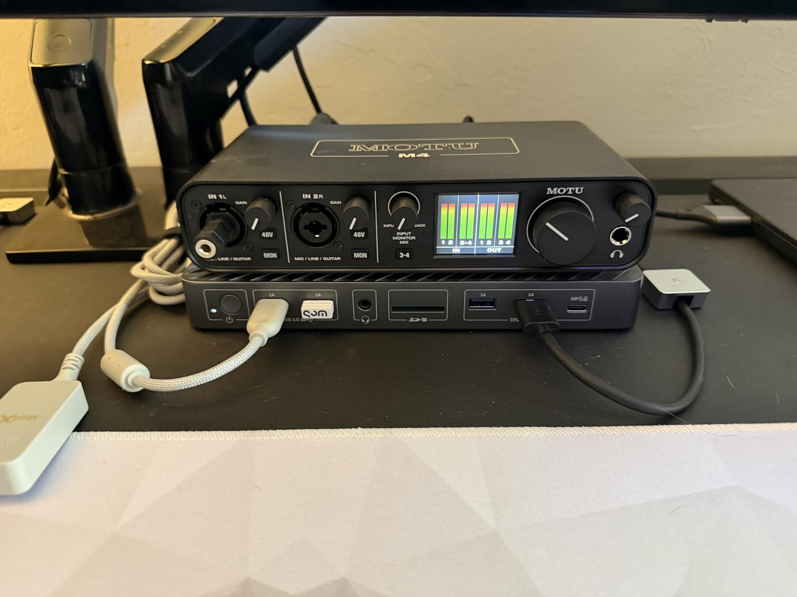 MOTU M4 4x4 USB-C Audio Interface | Recording, mixing and podcasting with 4x4 USB-C connectivity customer photo 1