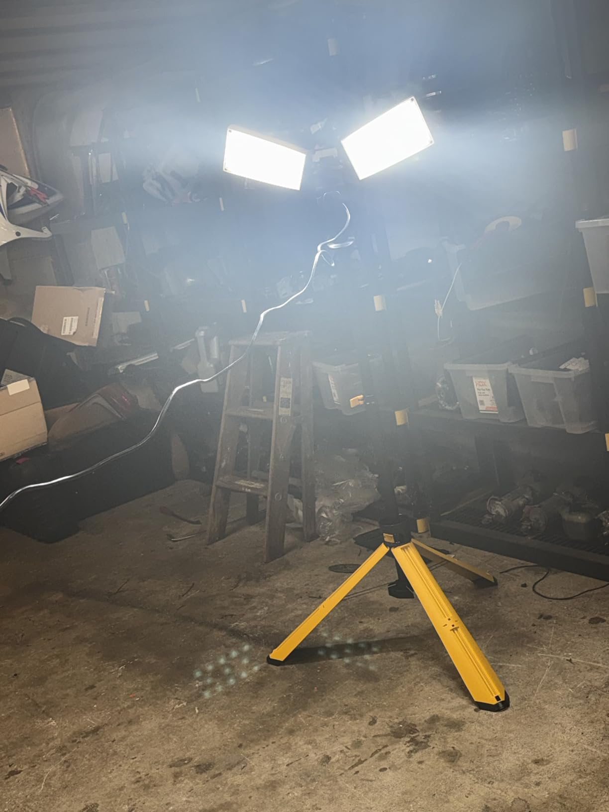 LUTEC 【Upgraded】5000K 15000 Lumen 105 Watt Dual-Head LED Work Light with Telescoping Tripod, Work Light with Stand Rotating Waterproof Lamps and 8 Ft 3-Prong Power Cord customer photo 1