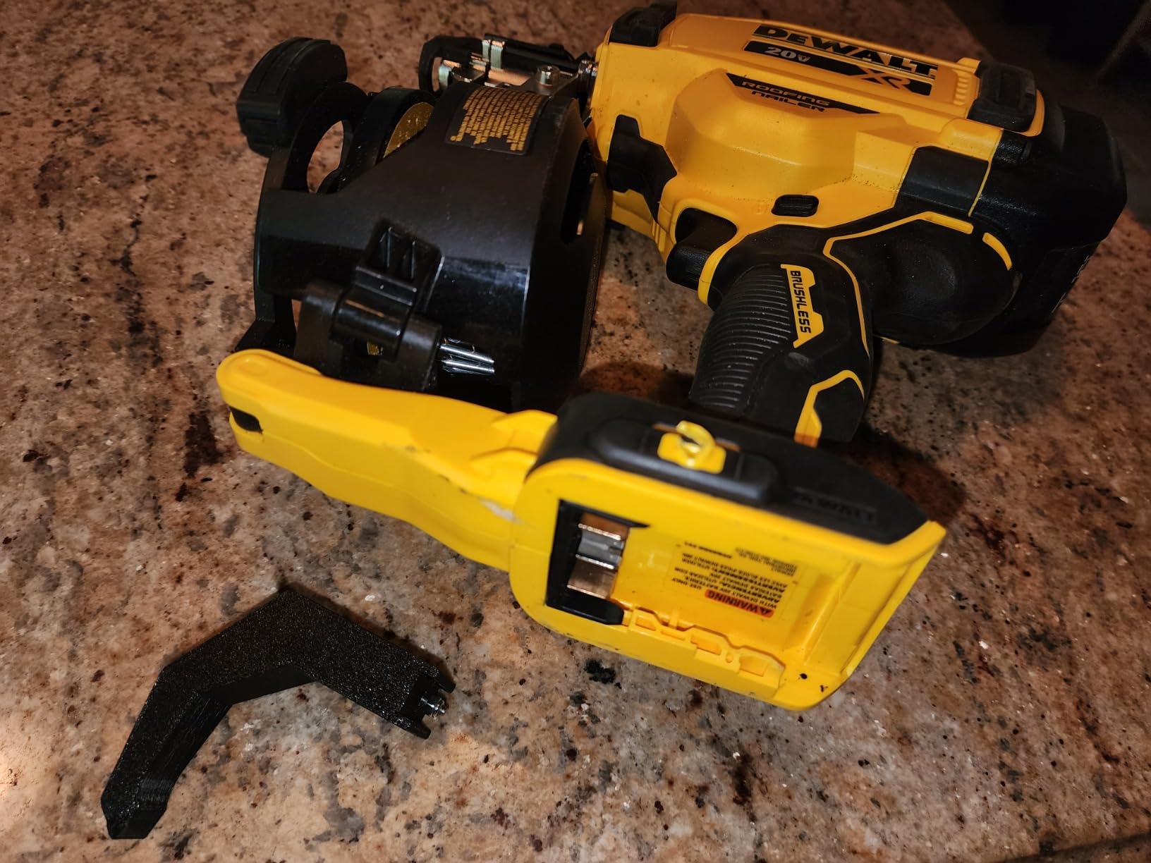 DeWalt 20V MAX 15 Degree Coil Battery Powered Roofing Nailer, Tool-Free Nail Tray customer photo 1