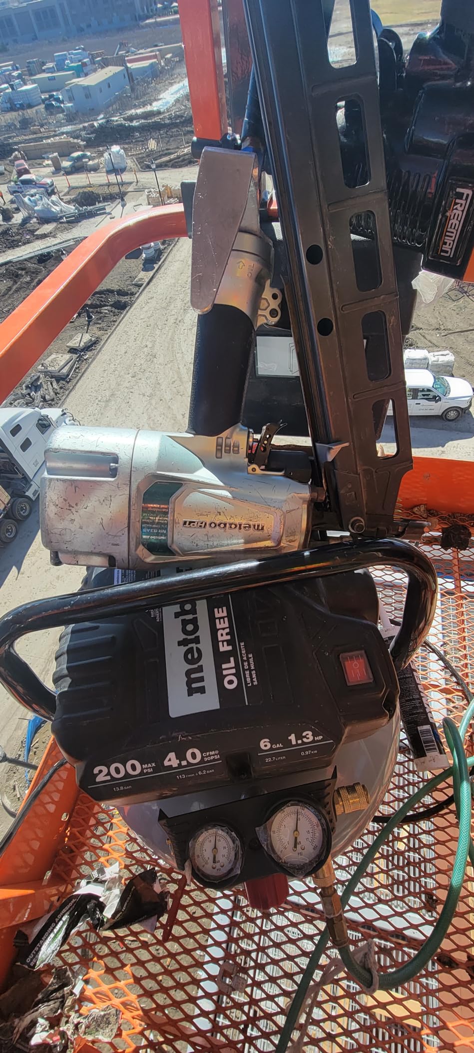 Metabo HPT Portable Pancake Air Compressor, 6 Gallon 200 PSI, EC914S | 4 CFM Flow Rate, Powers Multiple Framing Siding Roofing Nailers customer photo 1