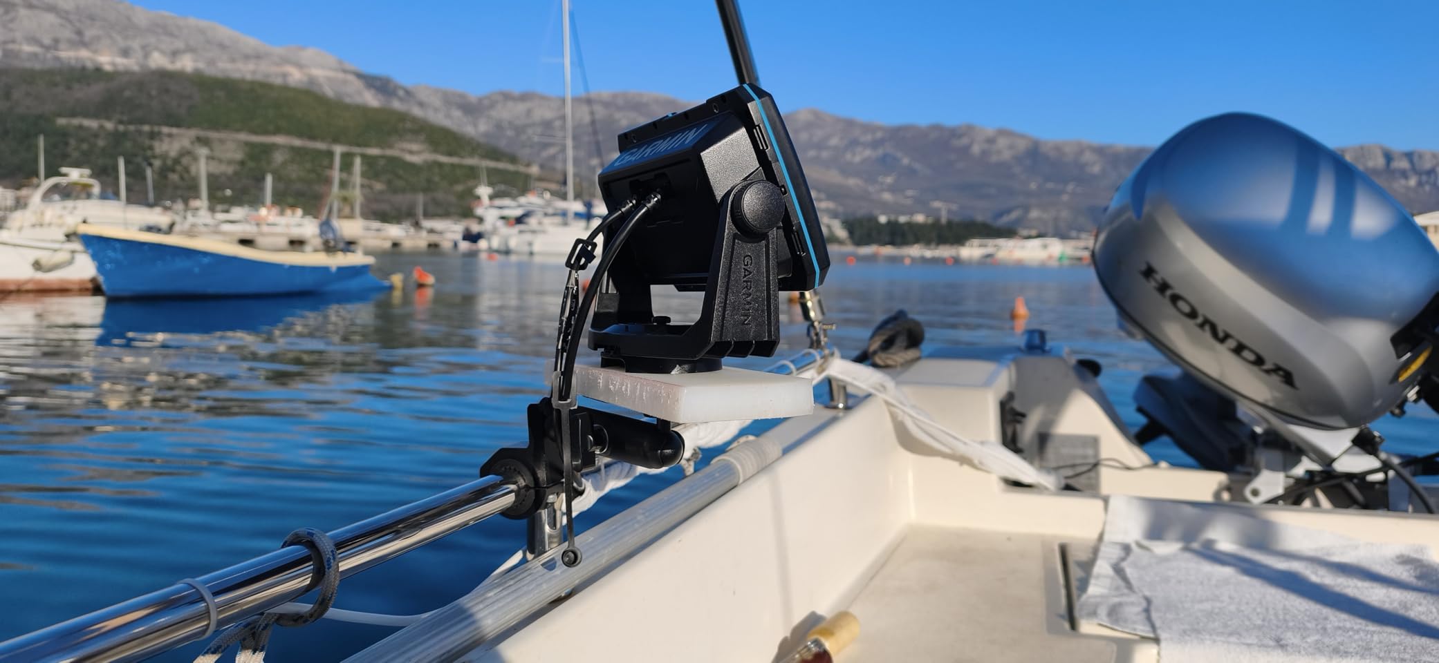 Garmin Striker Vivid 5cv, Easy-to-Use 5-inch Color Fishfinder and Sonar Transducer, Vivid Scanning Sonar Color Palettes customer photo 1