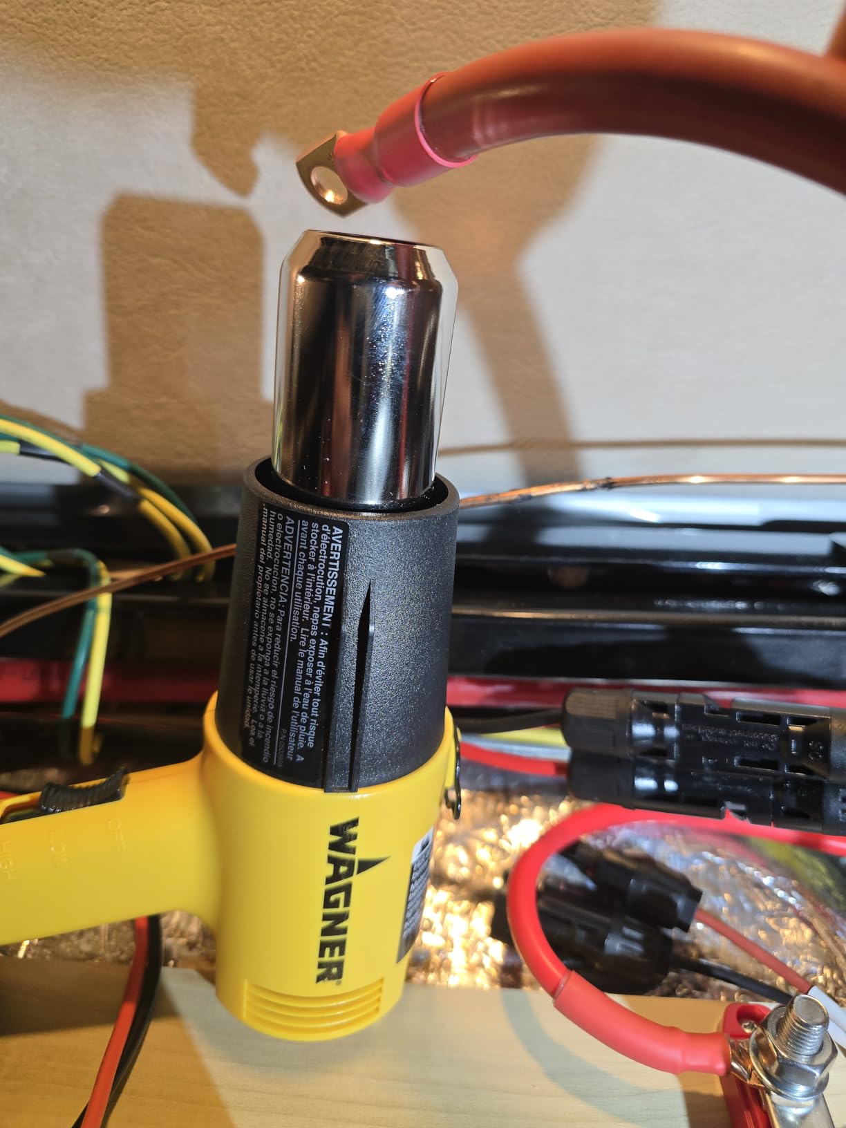 Wagner Spraytech 2417344 HT1000 Heat Gun Kit, 3 Nozzles Included, 2 Temp Settings 750ᵒF & 1000ᵒF, Great for Shrink Wrap, Soften Paint, Bend Plastic Pipes, Loosen Bolts and More customer photo 1