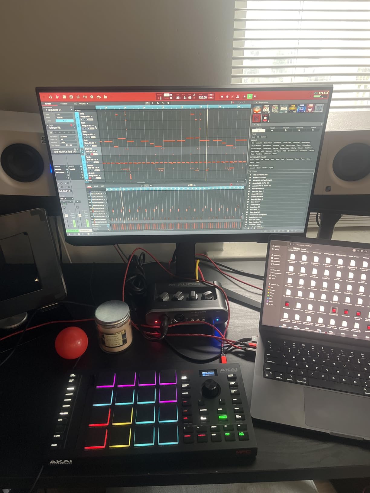 Akai Professional MPC Studio USB MIDI Pad Controller | 16 Velocity-Sensitive RGB MPC Pads, MPC Software customer photo 1