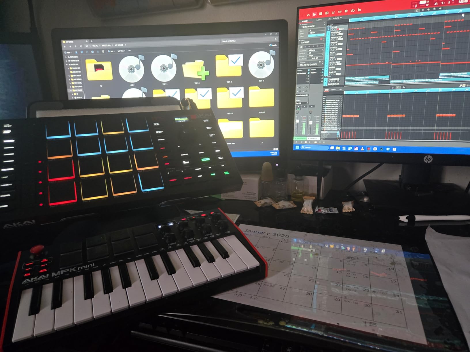 Akai Professional MPC Studio USB MIDI Pad Controller | 16 Velocity-Sensitive RGB MPC Pads, MPC Software customer photo 2