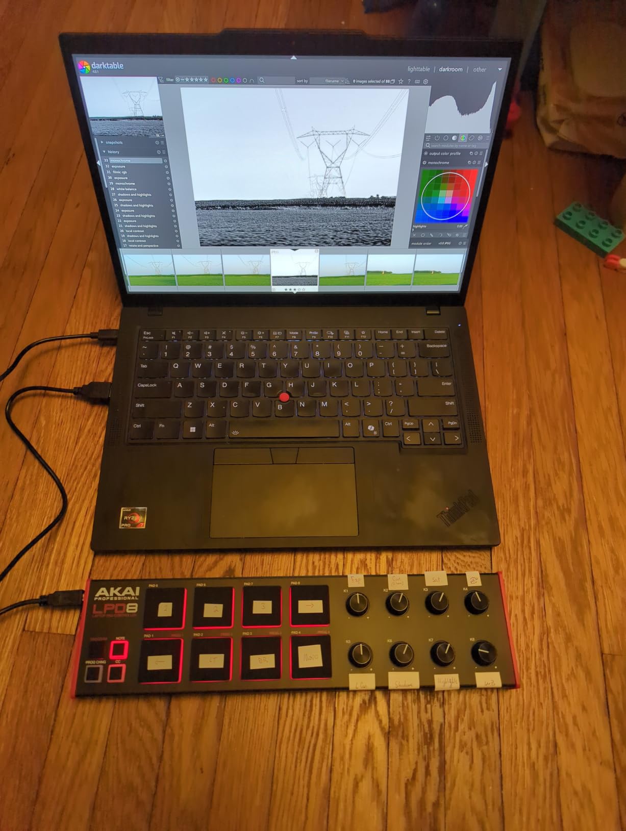 Akai Professional LPD8 USB MIDI Pad Controller | 8 RGB MPC Drum Pads, 8 Assignable Knobs customer photo 1