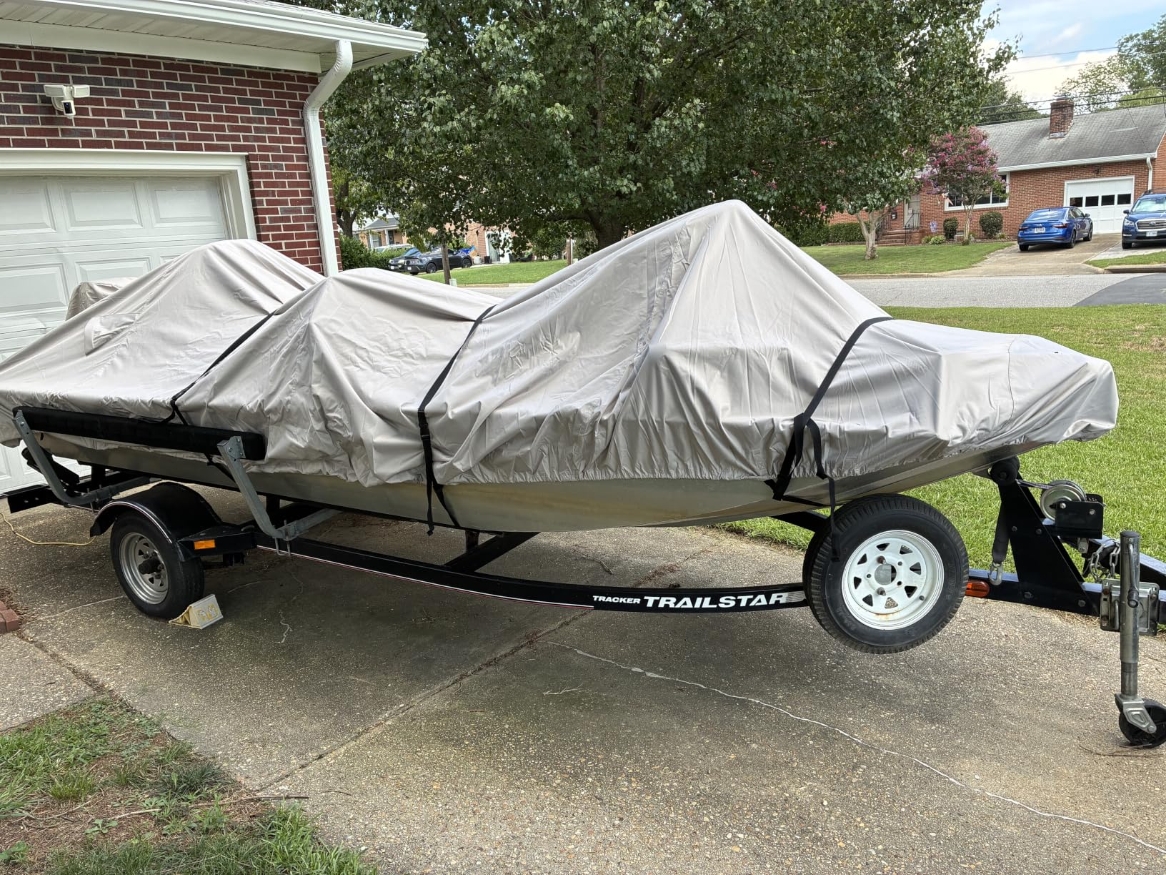 Boat Cover 16-18.5 ft, 1200D Waterproof V-Hull, Black | Fits 16 foot 17ft 18 ft Bass Tracker Boat, Heavy Duty, UV & Tear-Resistant, Air Vents, 11 Straps & Motor Cover customer photo 2