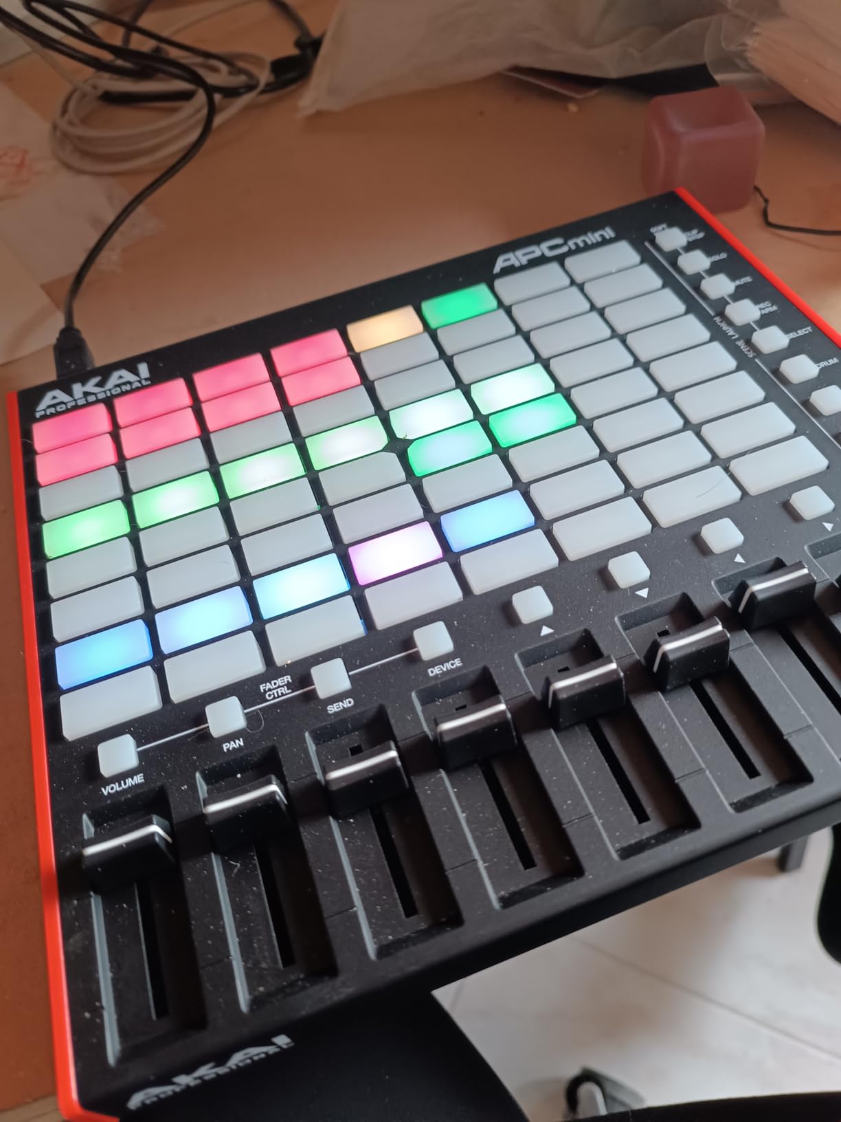 Akai Professional APC Mini MK2 USB MIDI Pad Controller | 64 RGB Pads, 9 Faders, Drum and Note Mode customer photo 2
