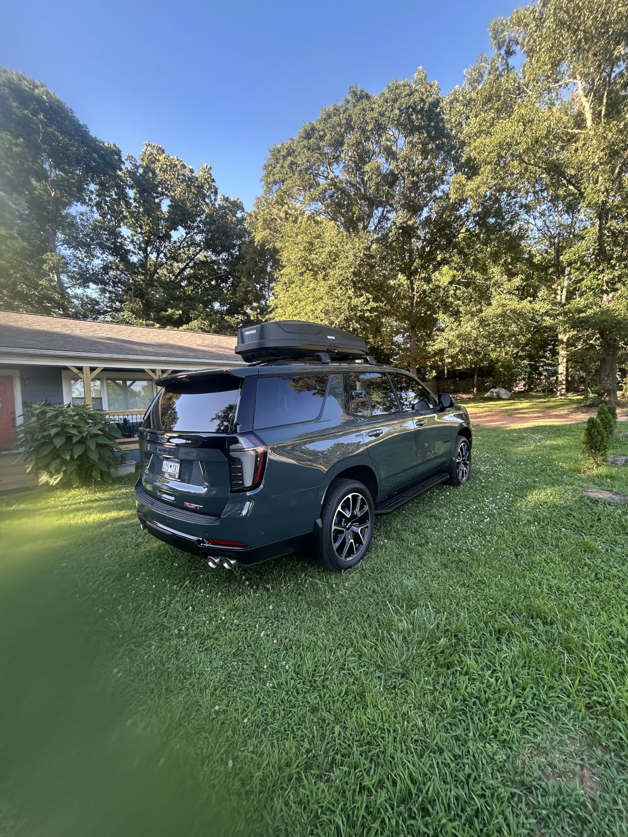 Yakima SkyBox NX 18 Roof Top Cargo Carrier, 18 Cubic Feet, Black customer photo 2